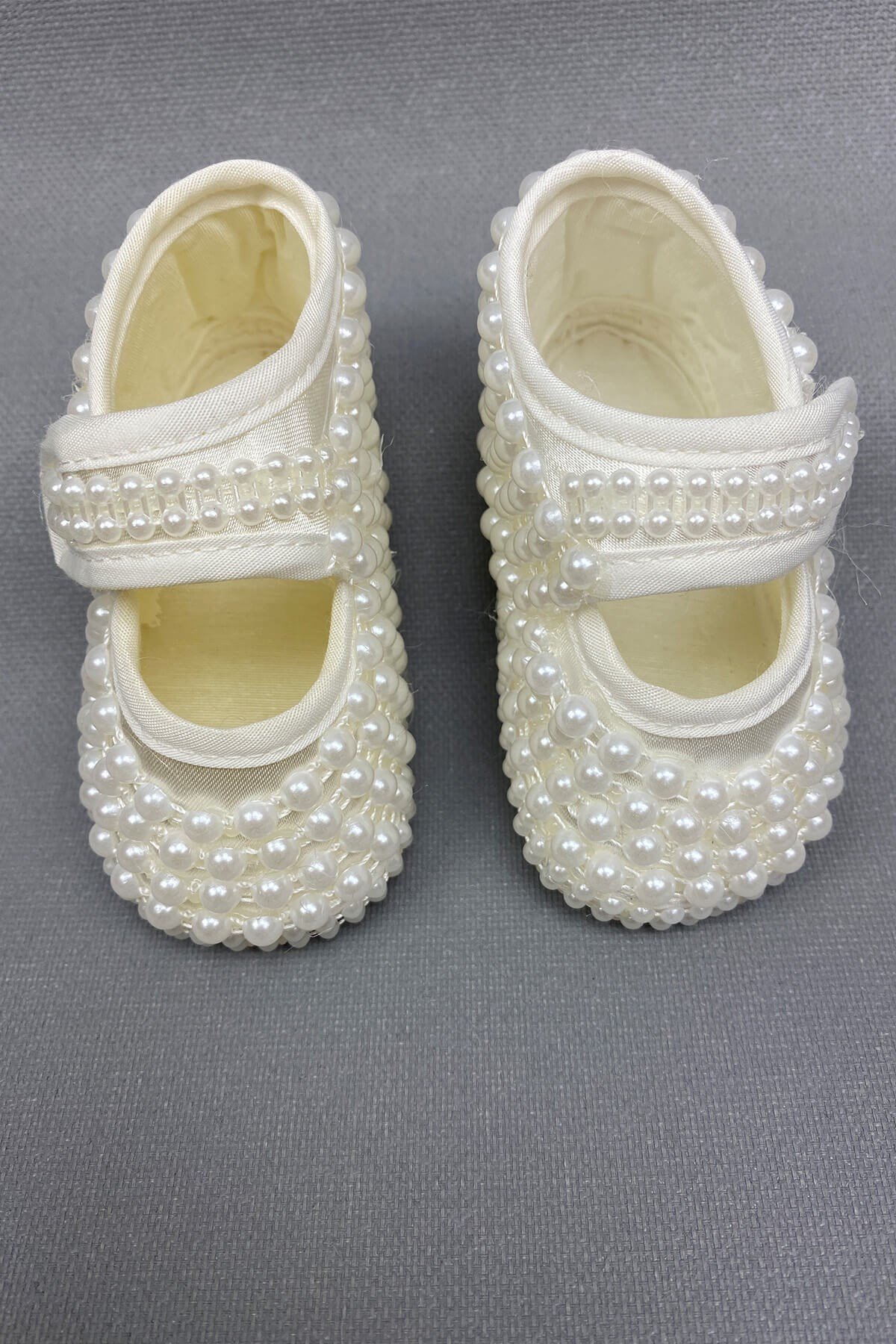 Krem İncili Yenidogan Bebek Patiği