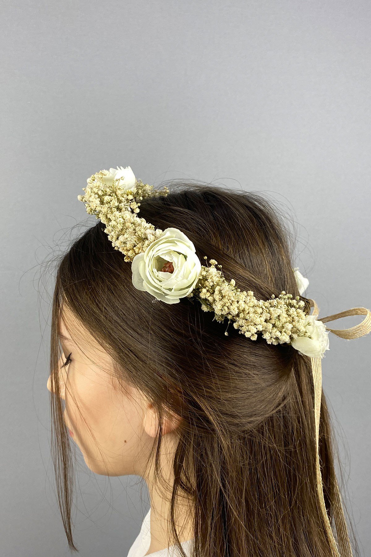 Krem Şakayık Çiçekli Cipsolu Fiyonklu Dış Çekim Gelin Tacı