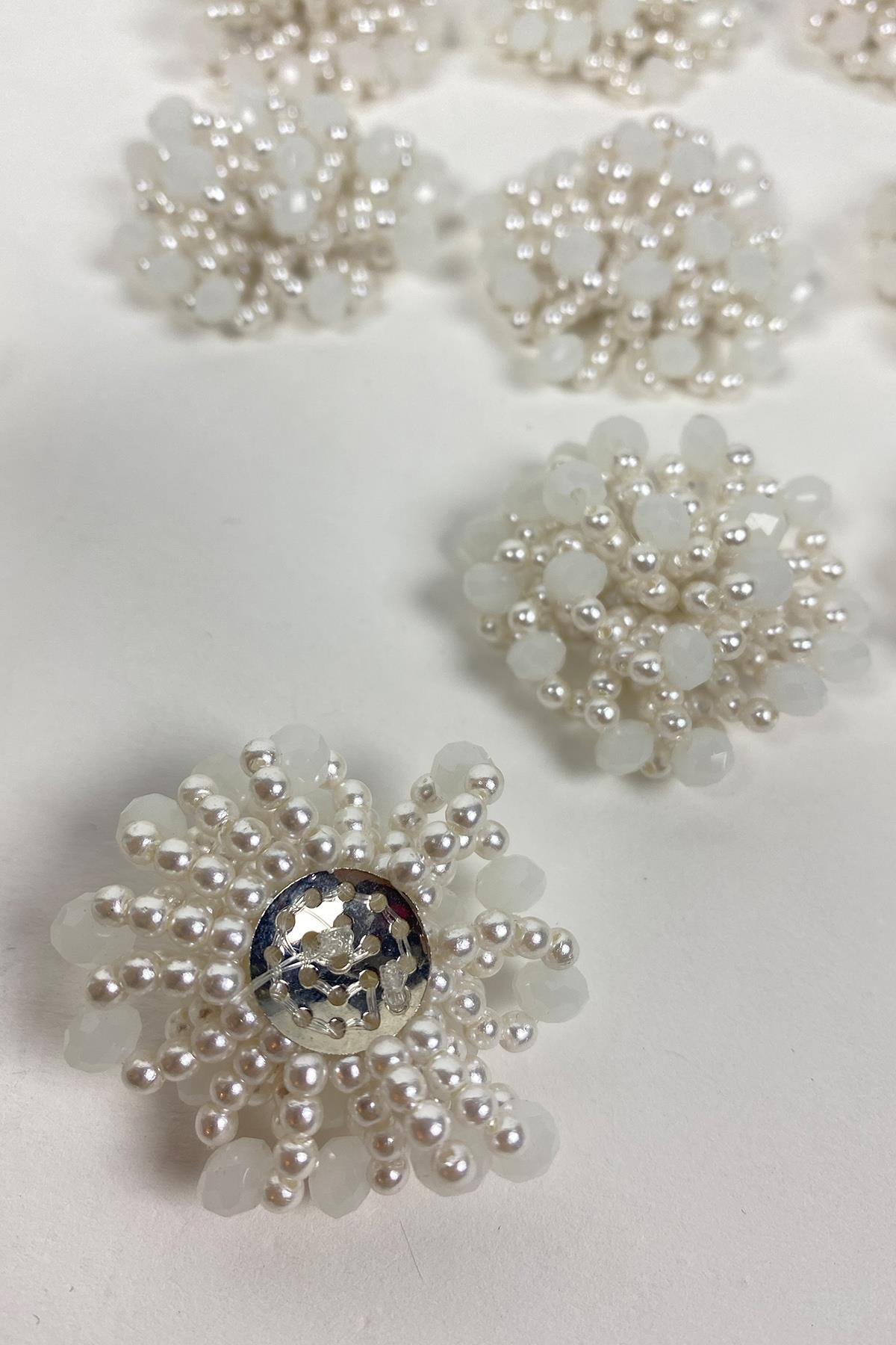 Kristal Boncuklu İşlemeli Broş Aplik