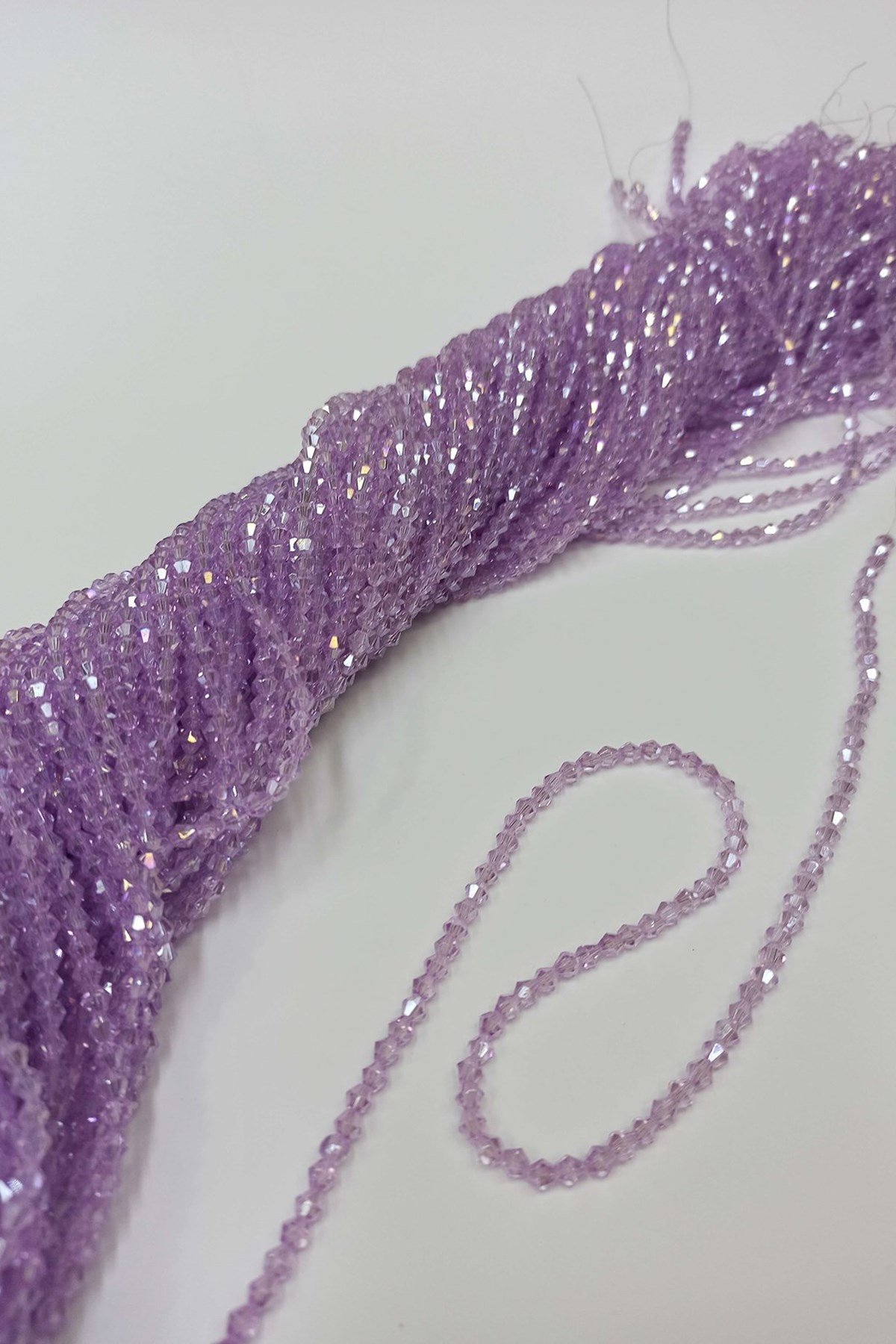 Lavanta Pembe Kristal Boncuk Piramit 4 mm