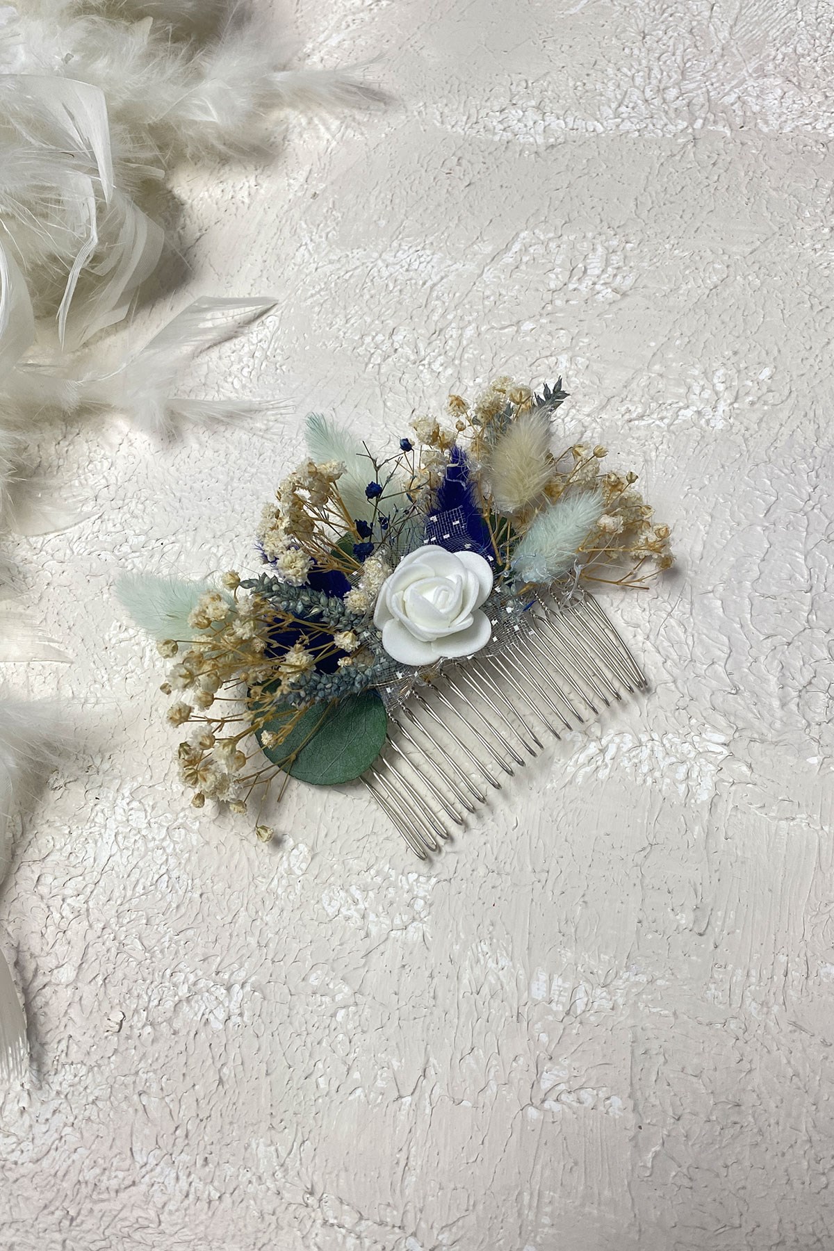 Mavi Kuru ve Yapay Çiçekli Taraklı Saç Tokası