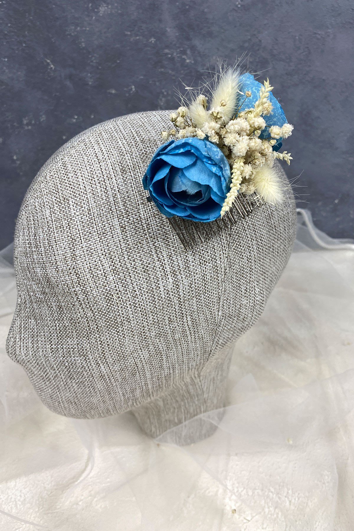 Mavi Pamuk Otlu Cipso ve Yapay Çiçek Taraklı Saç Tokası Aksesuar