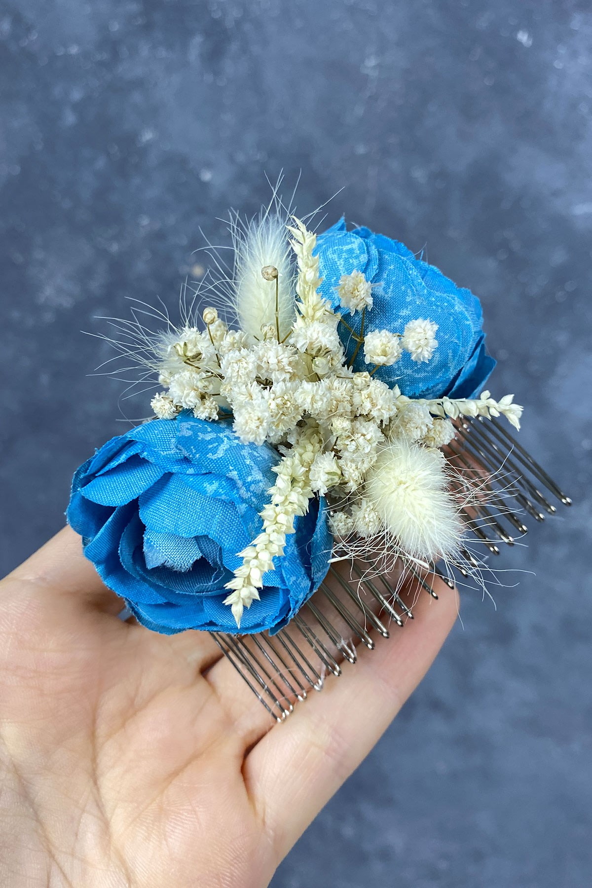 Mavi Pamuk Otlu Cipso ve Yapay Çiçek Taraklı Saç Tokası Aksesuar