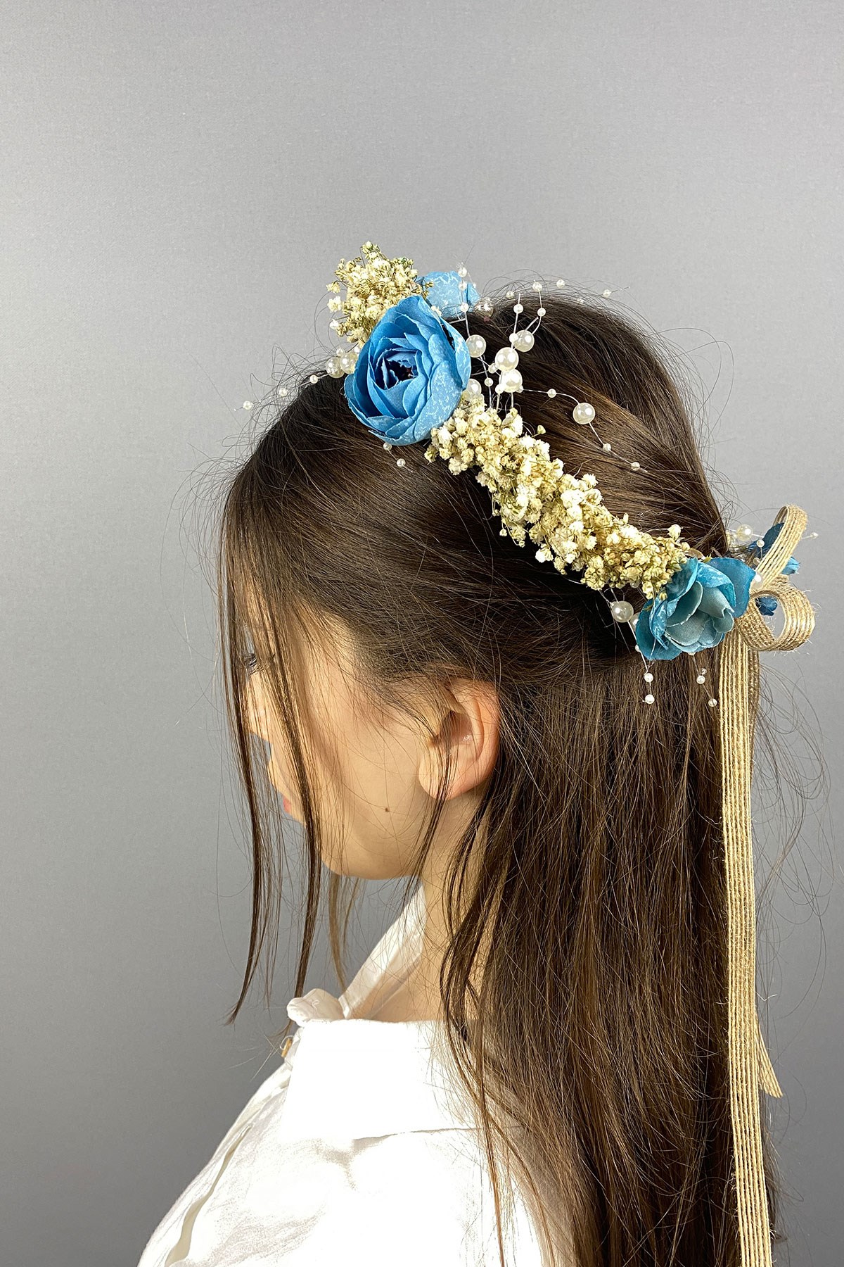 Mavi Şakayık Çiçekli Cipsolu İncili Fiyonklu Dış Çekim Gelin Tacı