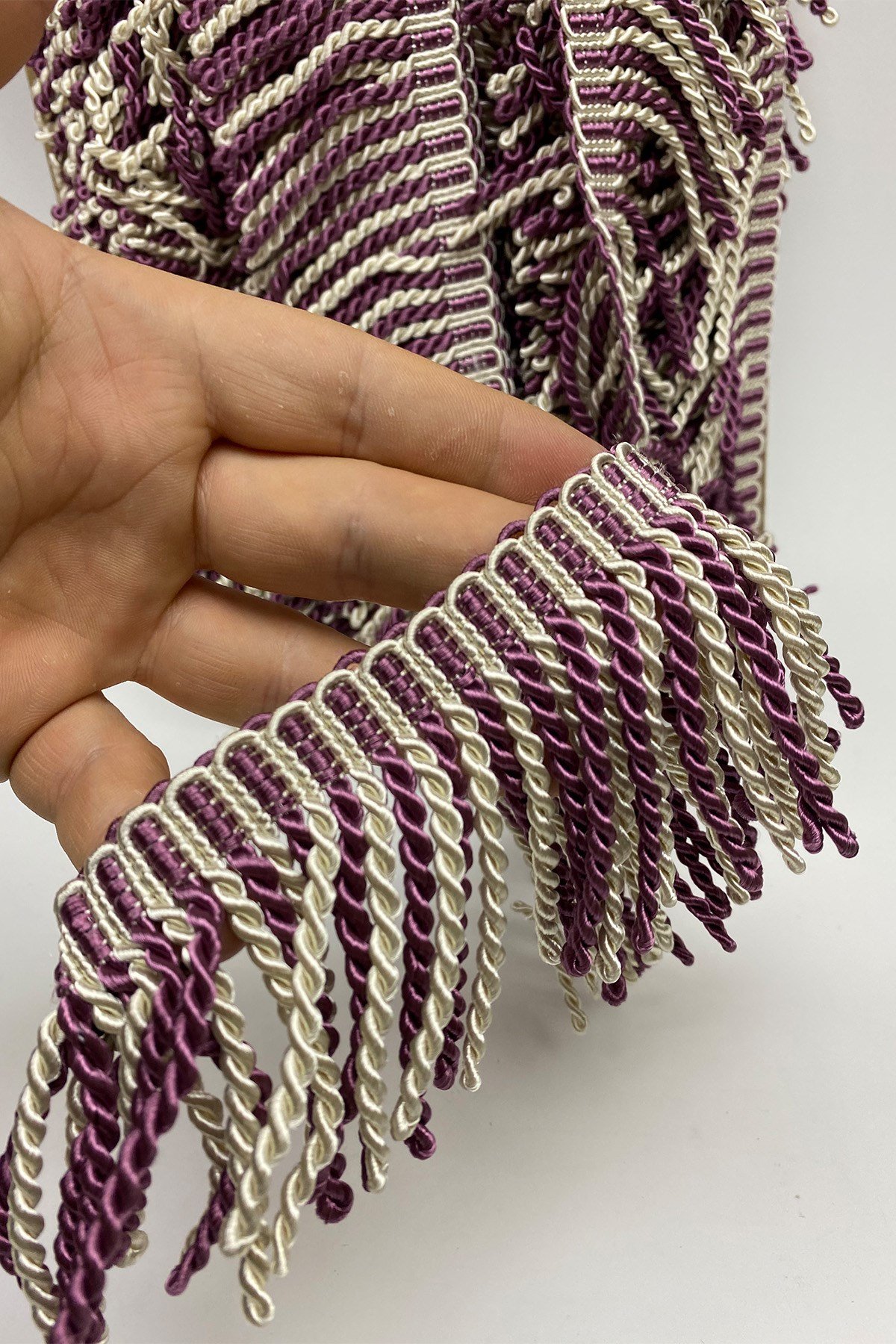 Mürdüm Krem Bulyon Saçak Püskül