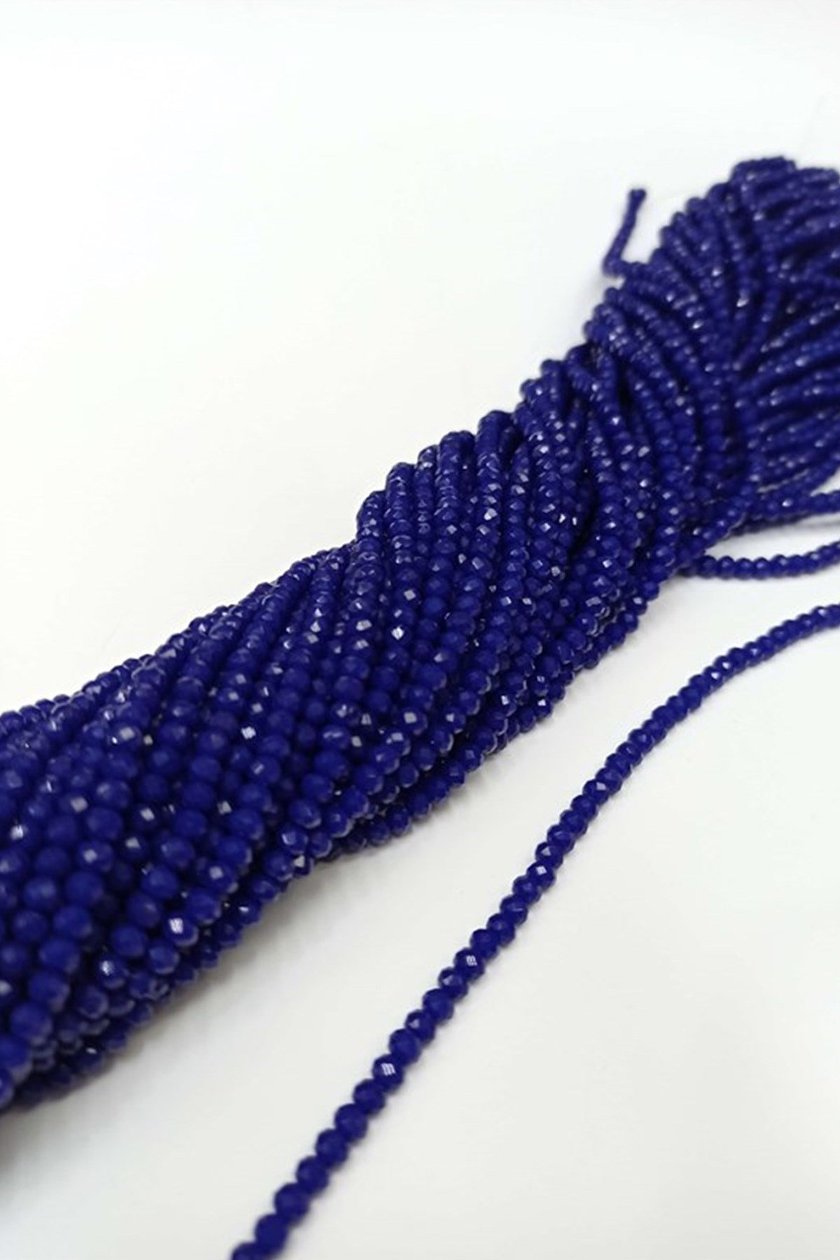 Orta Lacivert Kristal Boncuk 4 mm