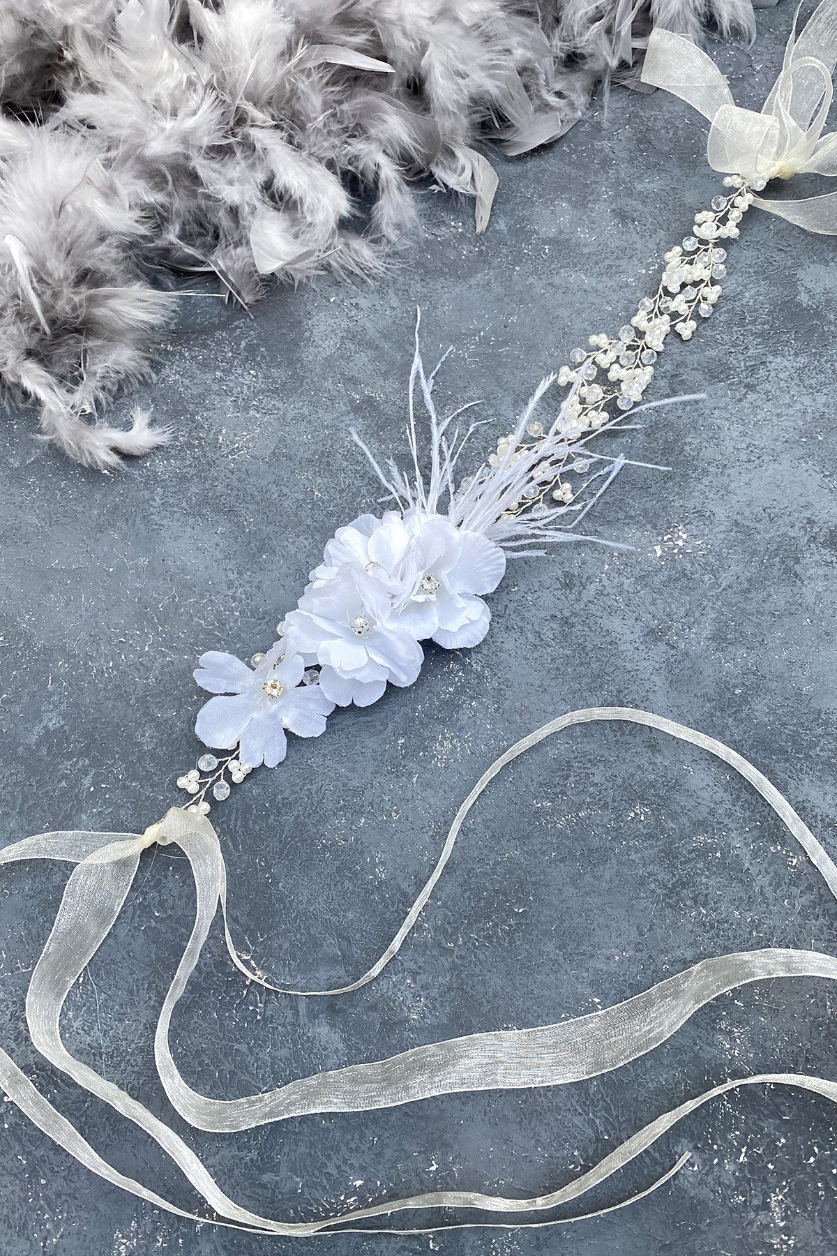 Özel Tasarım Lendey Tüylü Çiçekli Saç Aksesuarı