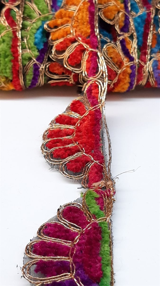 Pati Desenli Antik Şerip Güpür