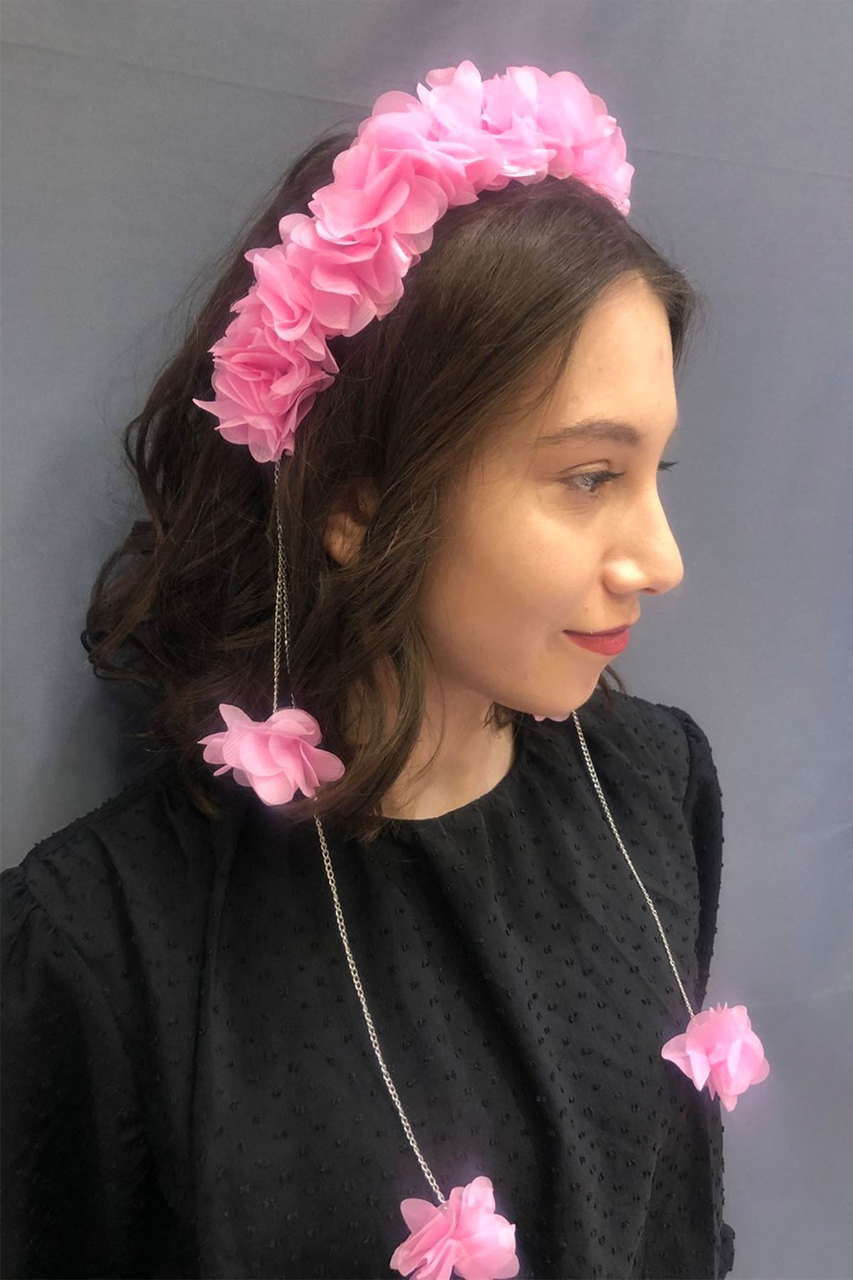 Pembe Metal Zincir Lazer Çiçekli Taç