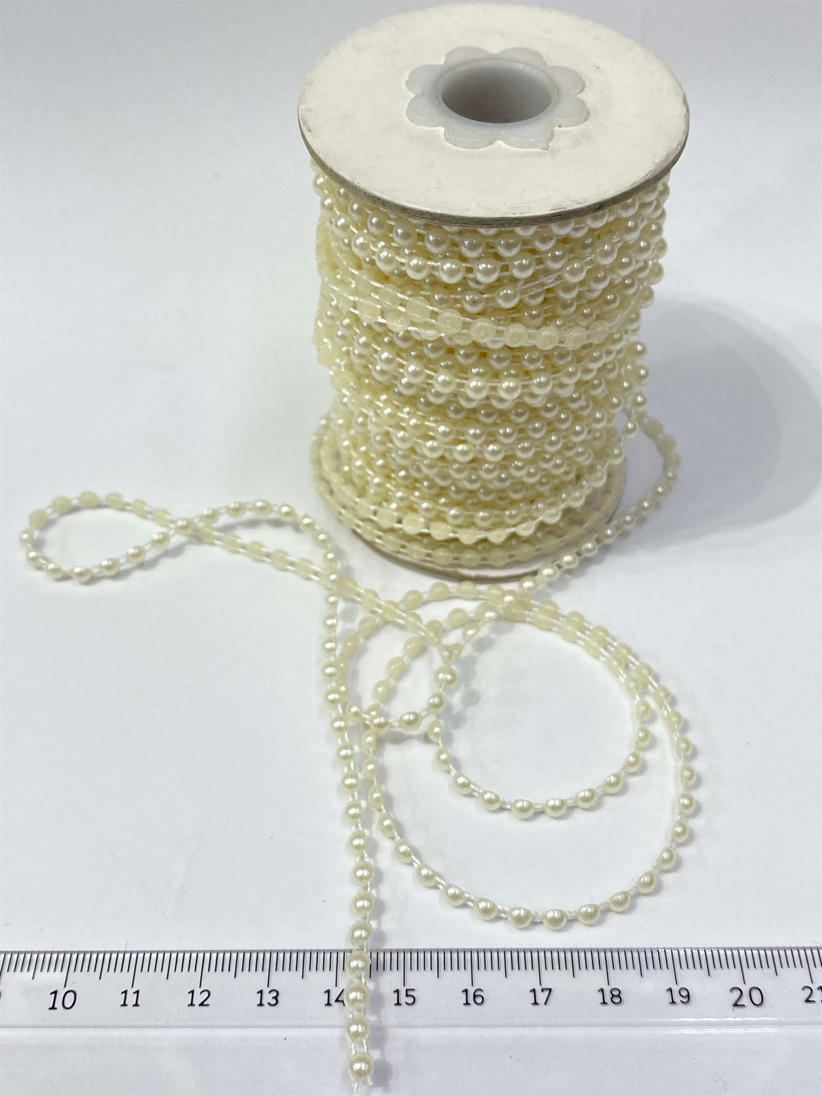 Plastik Şerit Yarım İnci 4 mm 10 mt