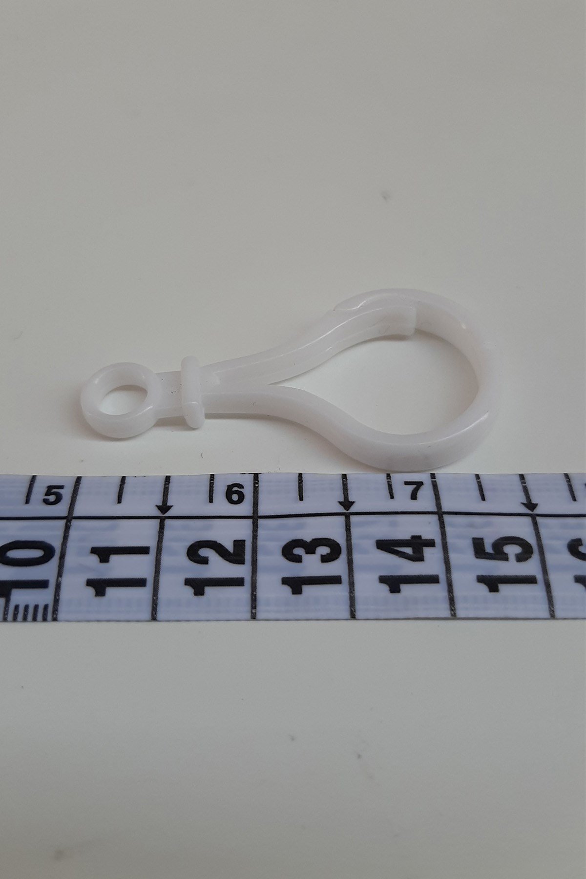 Plastik Soru İşareti Beyaz Emzik Askısı