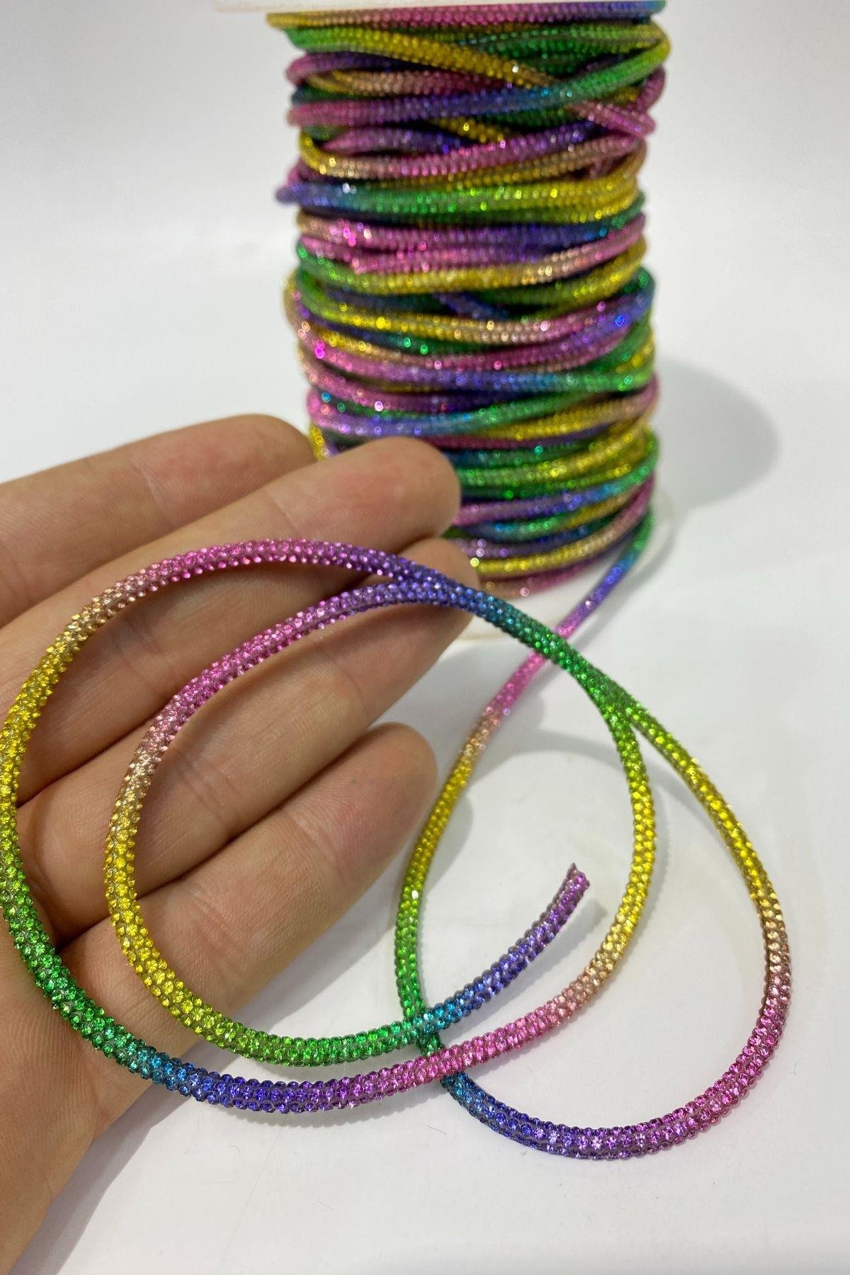 Rengarenk Full Sık Taşlı Boru Şerit Kordon