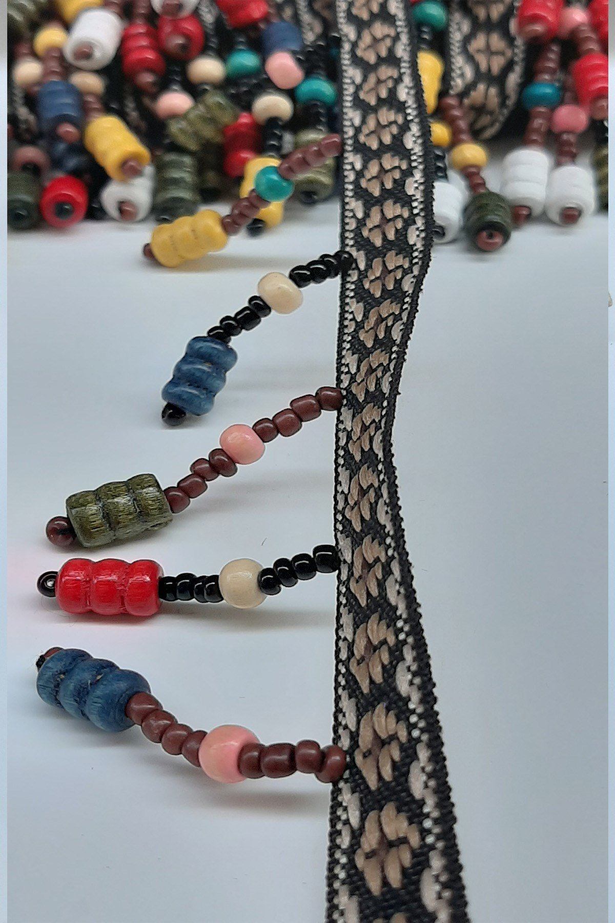 Renkli Ahşap Boncuklu Sacak Serit