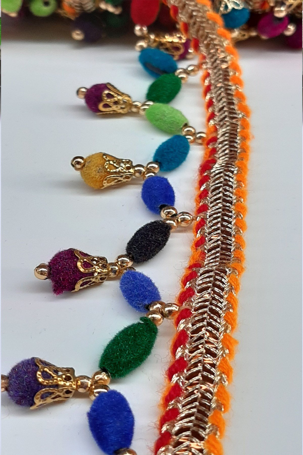 Renkli Kadife Badem Metalli Sacak Serit