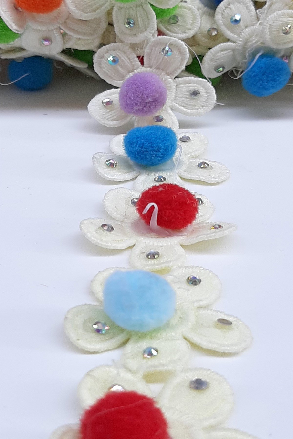 Renkli Papatya Desenli Boncuklu Sacak Serit