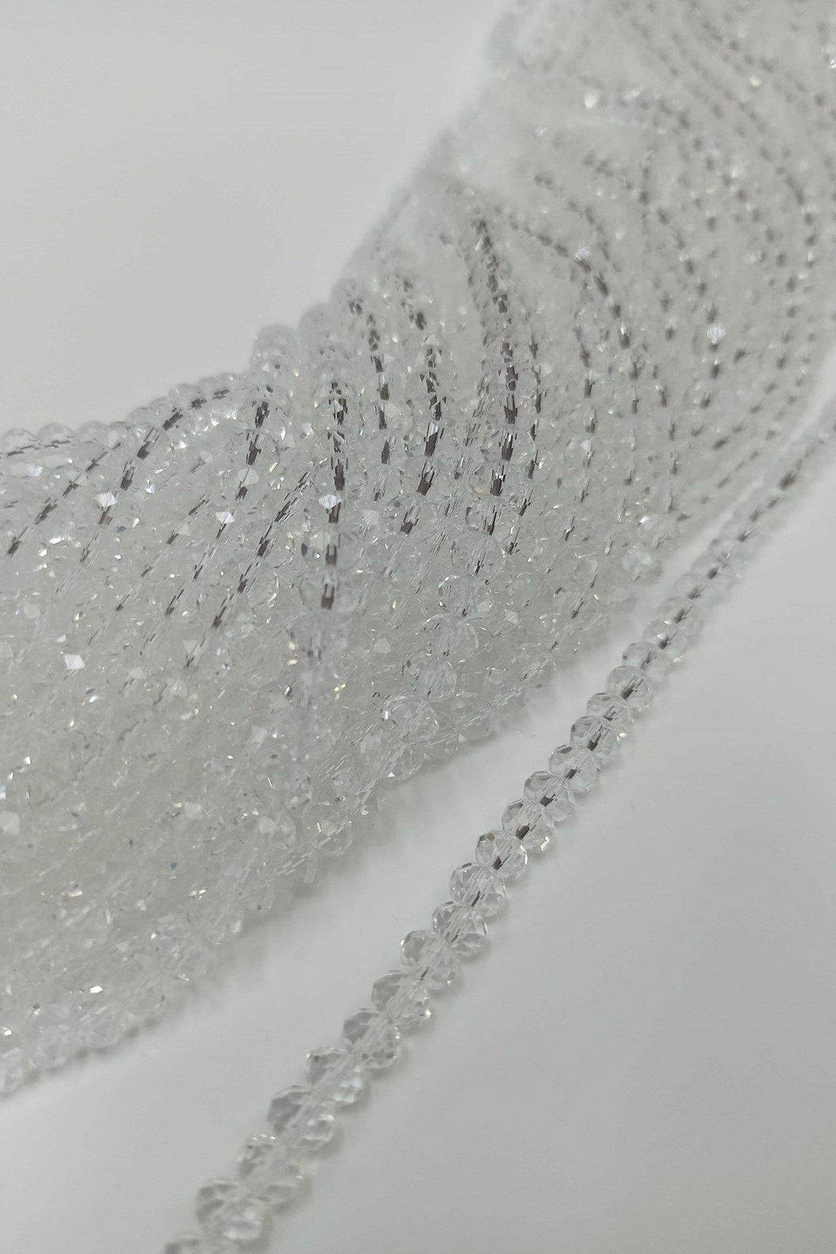 Sade Beyaz Kristal Boncuk 6 mm