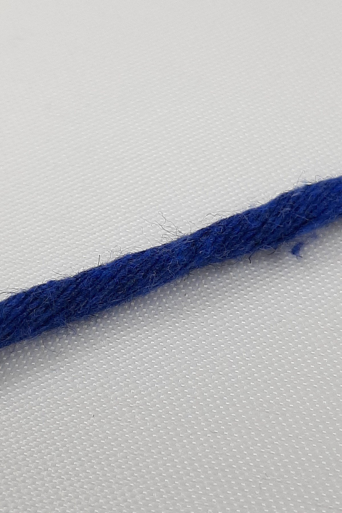 Saks Mavi İnce Büklüm Makrome