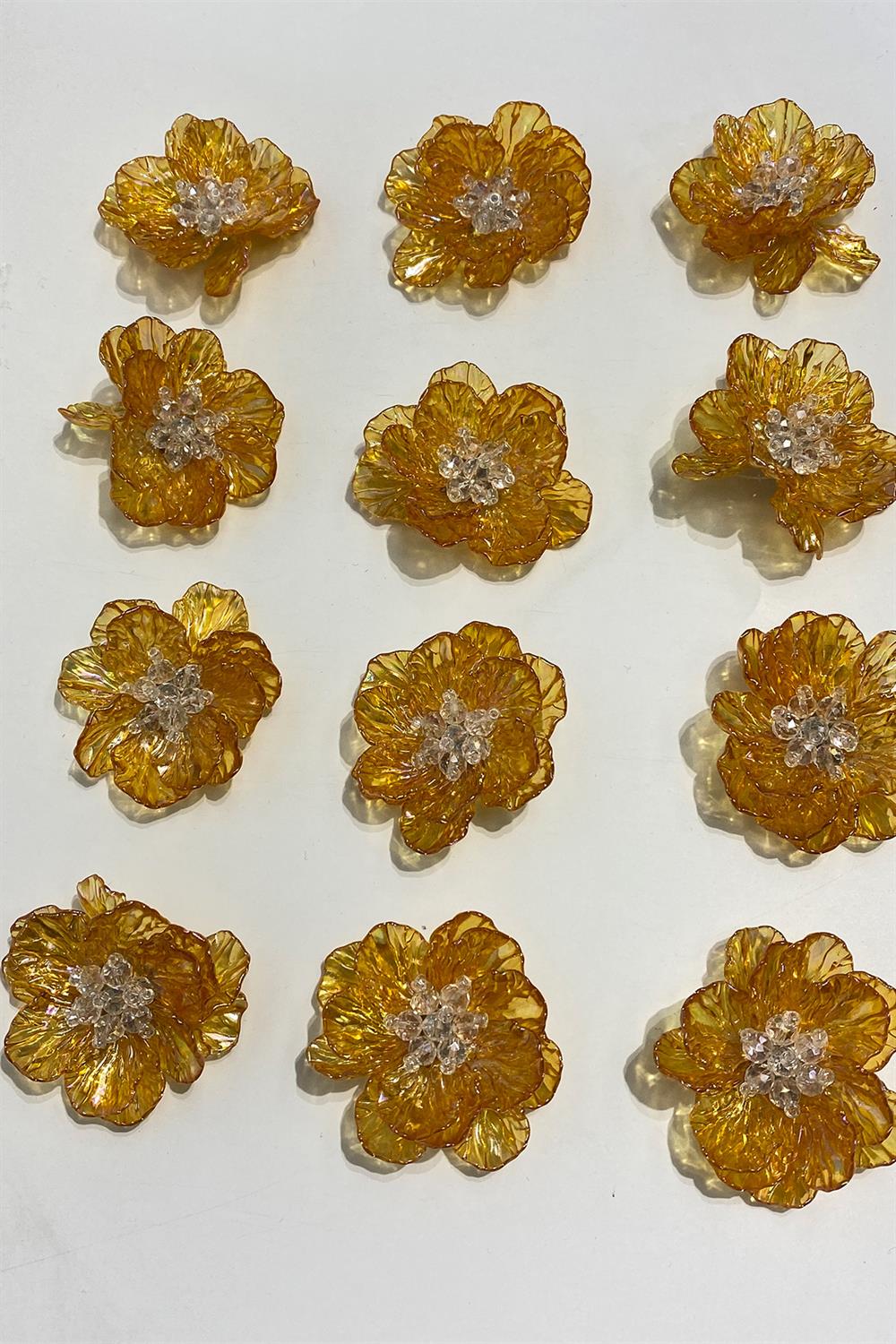 Sarı Sedef Yapraklı Kristal Boncuklu İncili Broş