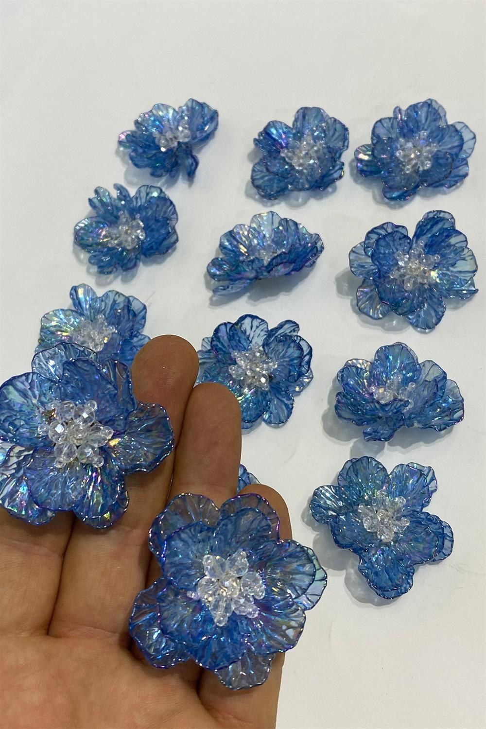 Sedef Yapraklı Kristal Boncuklu İncili Broş