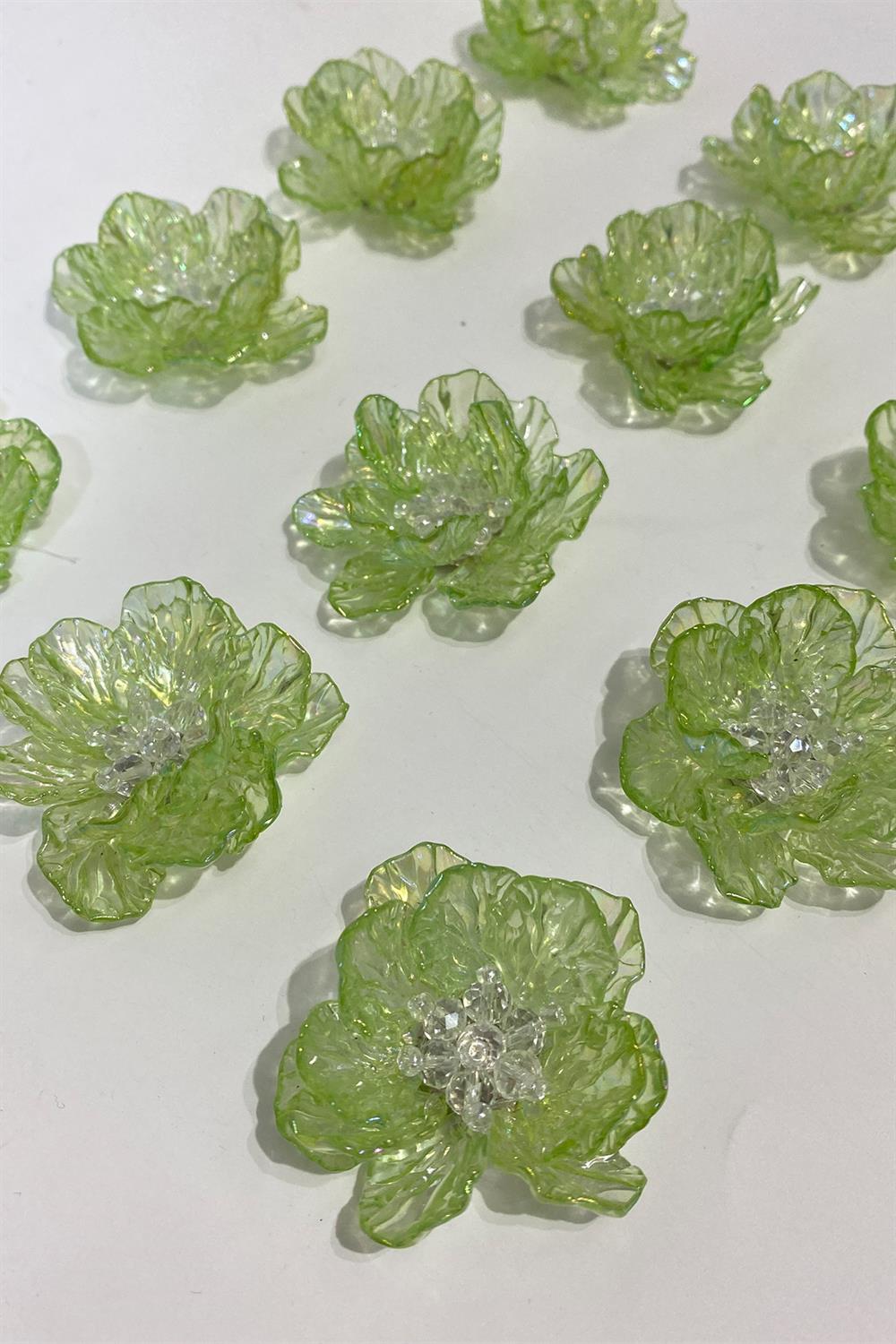 Sedef Yapraklı Kristal Boncuklu İncili Broş