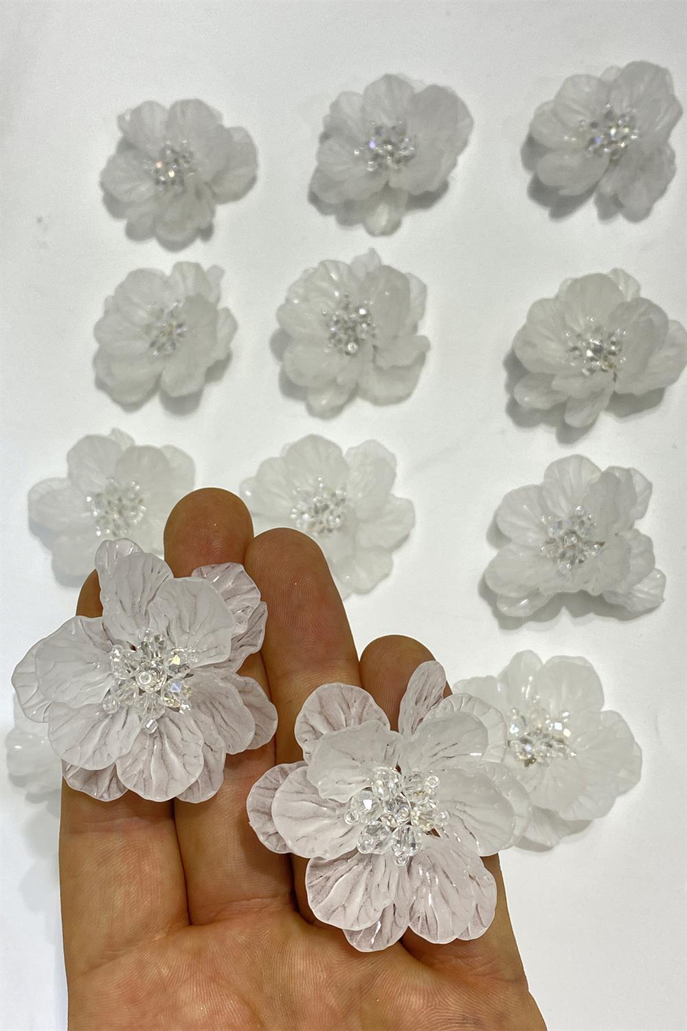 Sedef Yapraklı Kristal Boncuklu İncili Broş