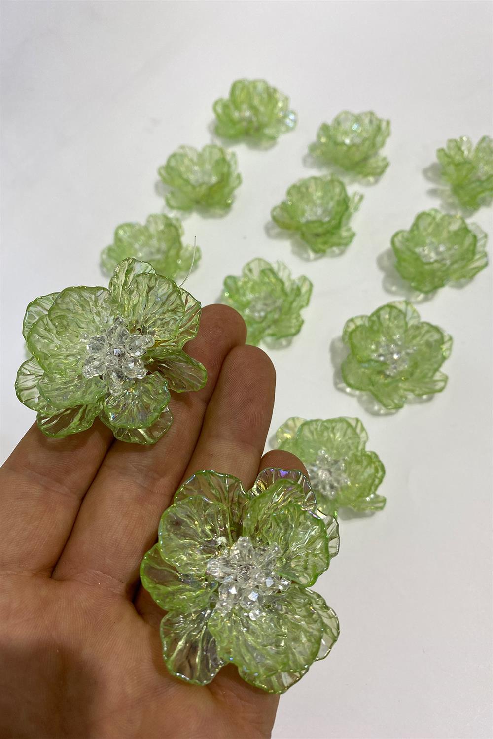 Sedef Yapraklı Kristal Boncuklu İncili Broş