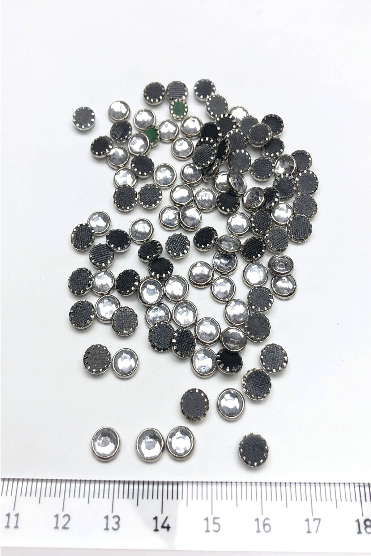 Şeffaflı Yapıştırma Kasalı Plastik Taş 25 adet