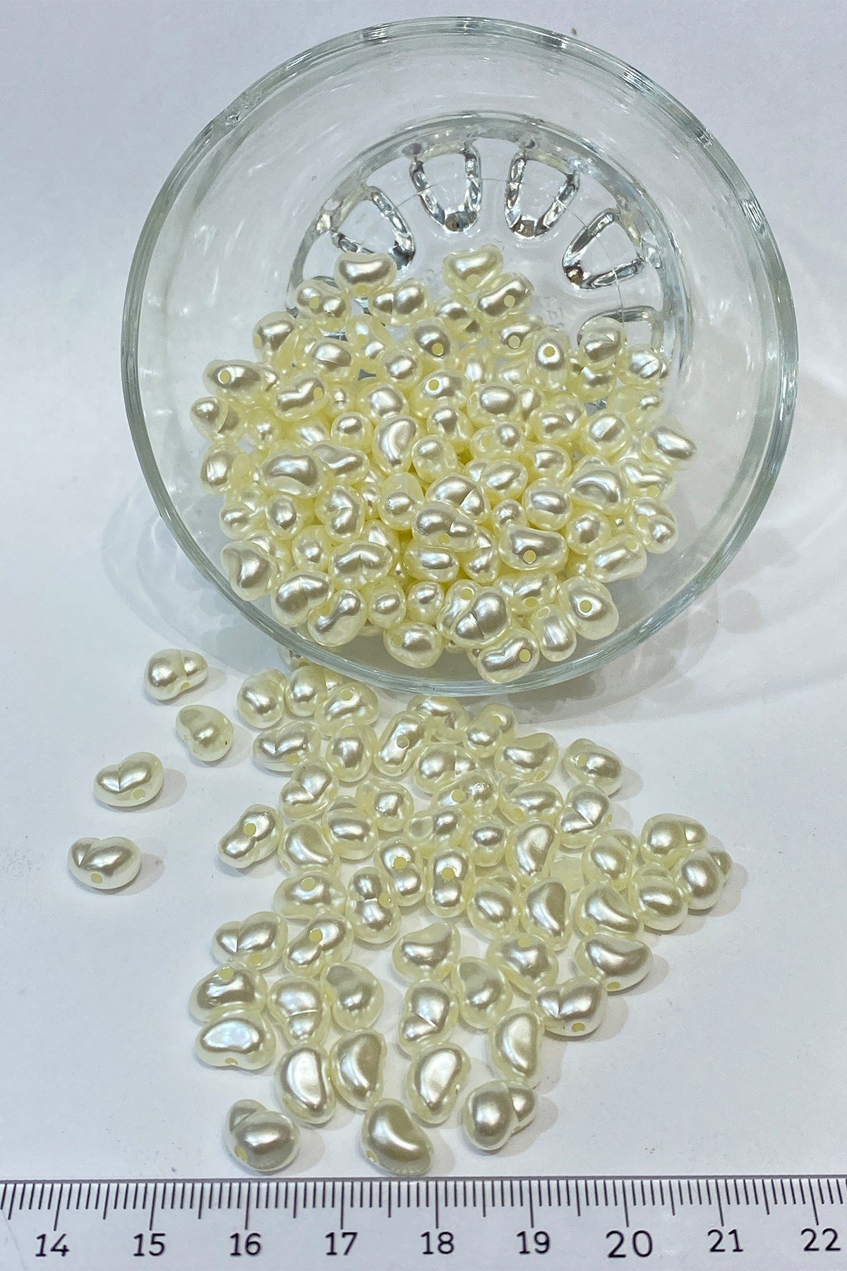 Şekilli Yamuk Plastik İnci 50 gr