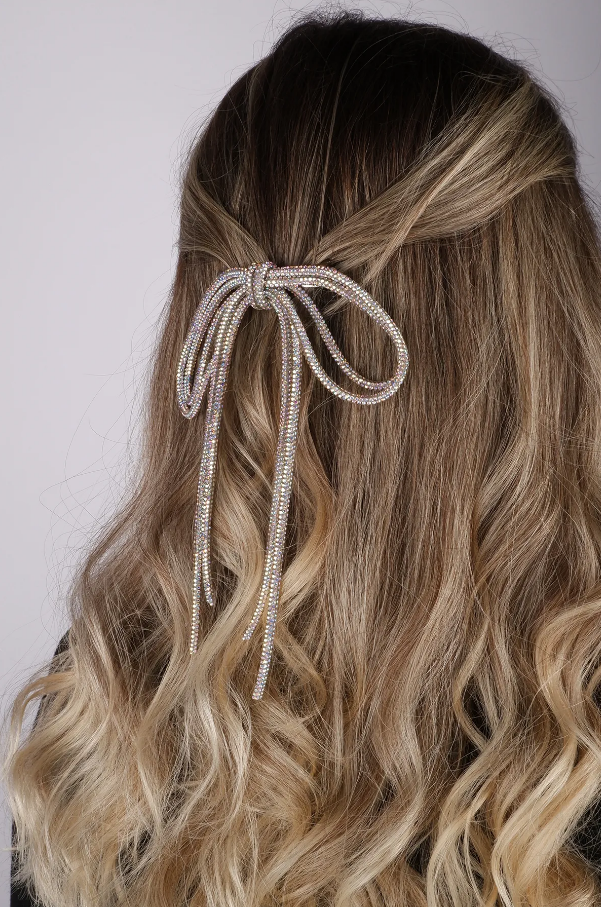 Seyran Taşlı Otomatik Fiyonk Toka Saç Aksesuarı Janjanlı