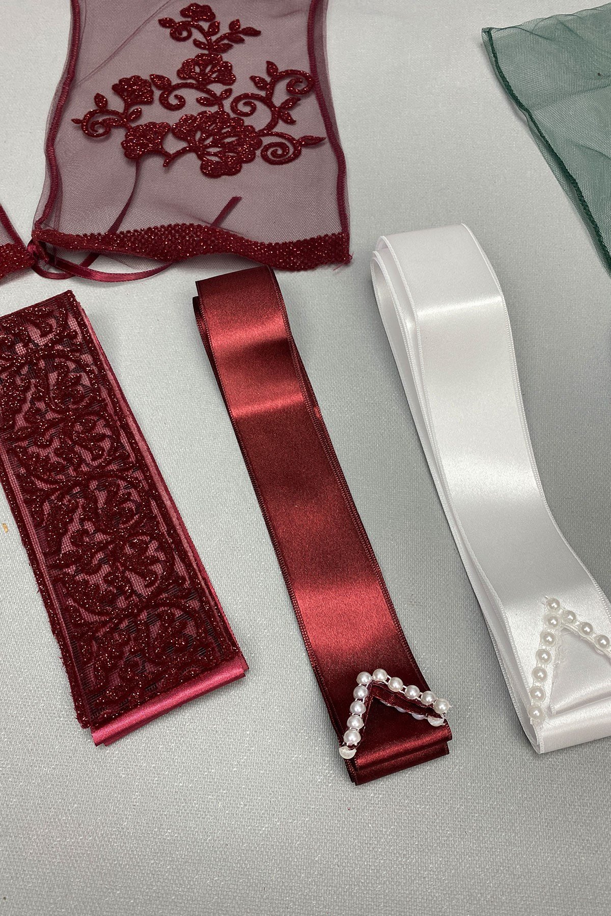 Simli Gelin Yüz Örtüsü ve Biyeli Damat Örtüsü Takı Kurdelesi