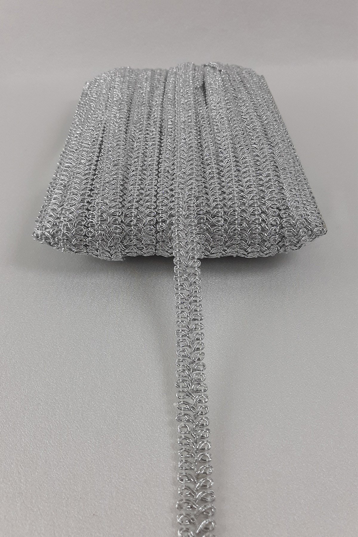 Simli Gri Dekoratif Şerit Su Taşı