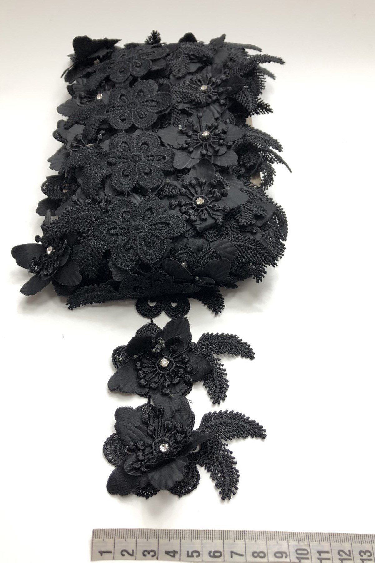 Siyah 3 Boyutlu Çiçekli Şerit