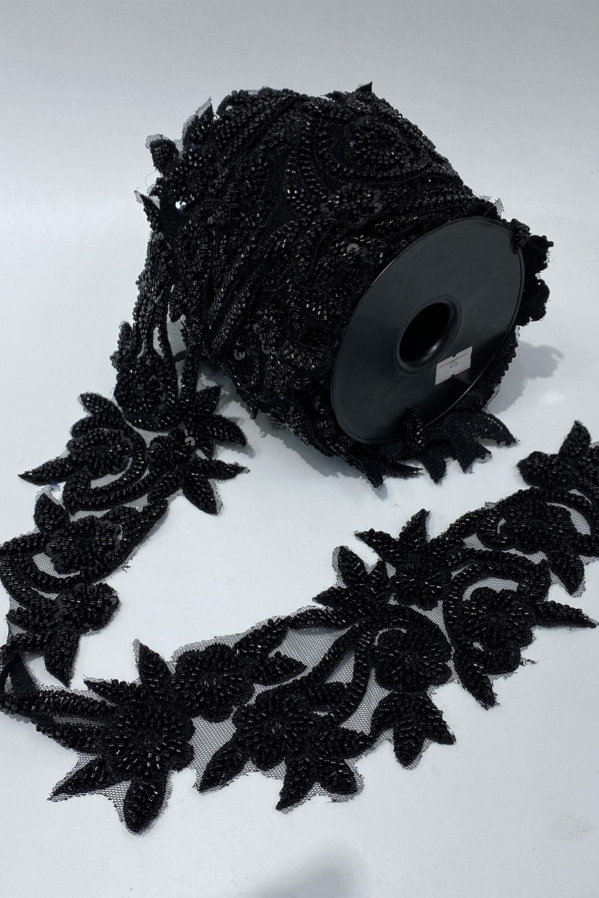 Siyah Boncuk İşlemeli Çiçek Desen Geniş Şerit Aplik 1 Metre