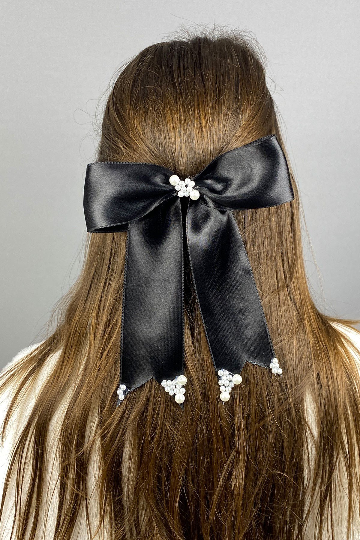 Siyah İncili Tasarım Fiyonklu Saç Tokası