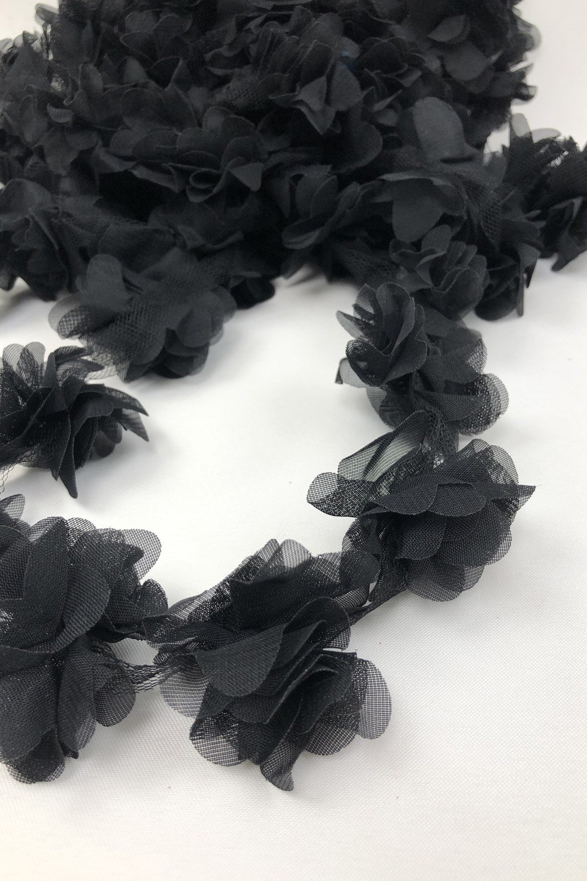 Siyah Renk Lazer Kesim Tül Çiçek