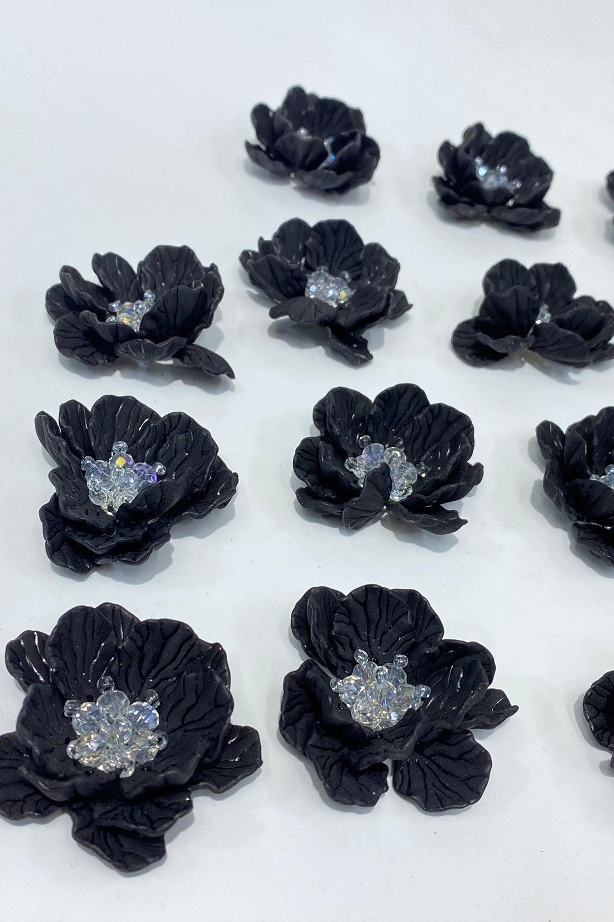 Siyah Sedef Yapraklı Kristal Boncuklu İncili Broş