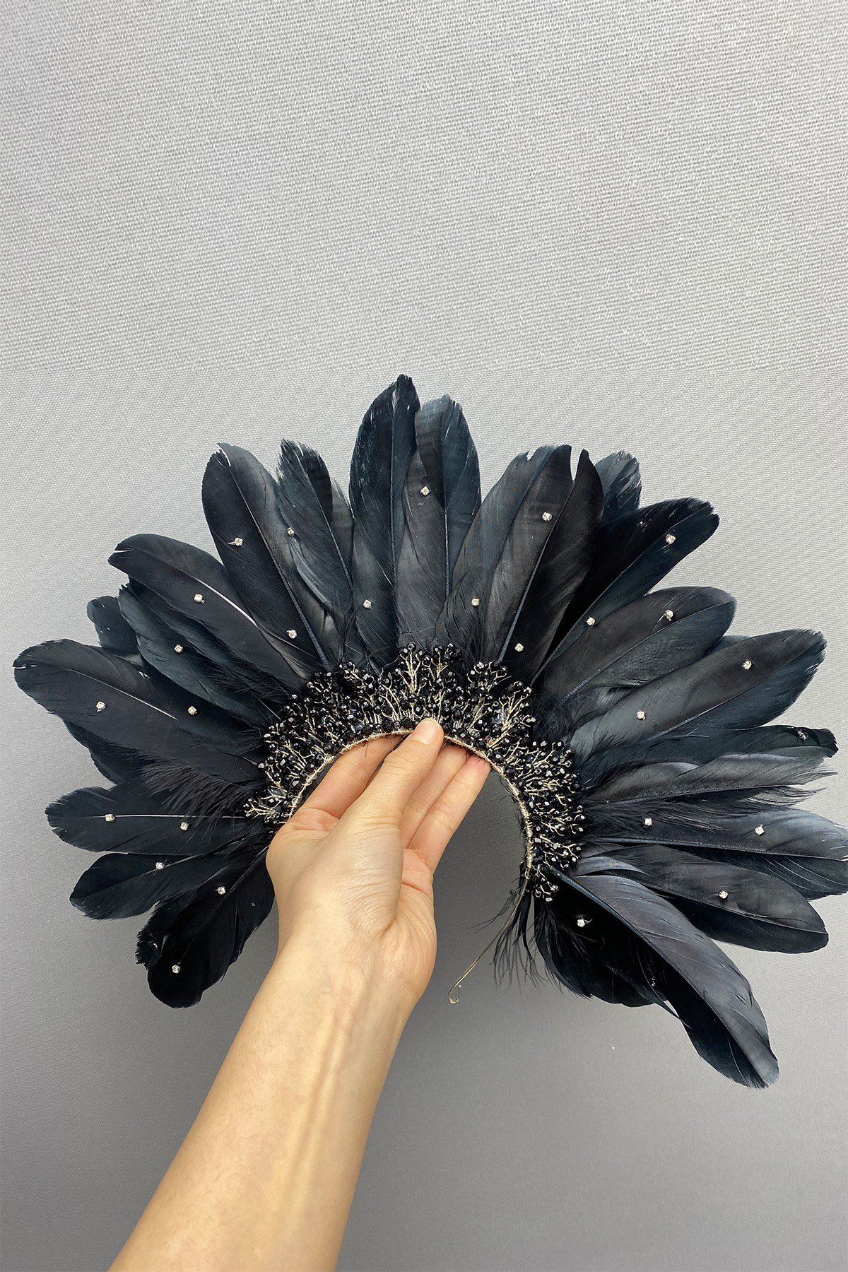 Siyah Tüylü ve Boncuklu Gelin Kına Tacı