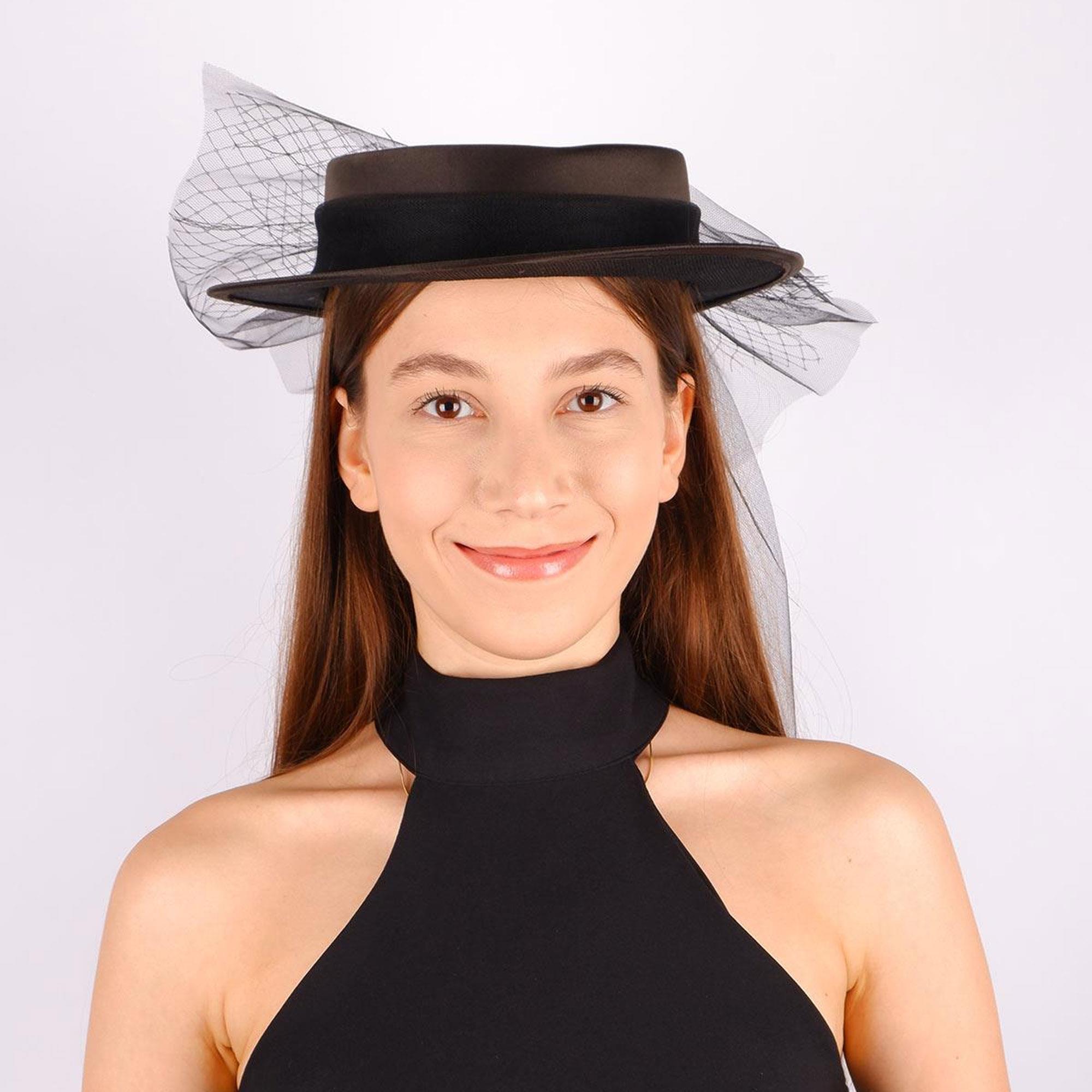 Siyah Vualet Nikah Şapkası Hera Fiyonklu Gelin Aksesuarı