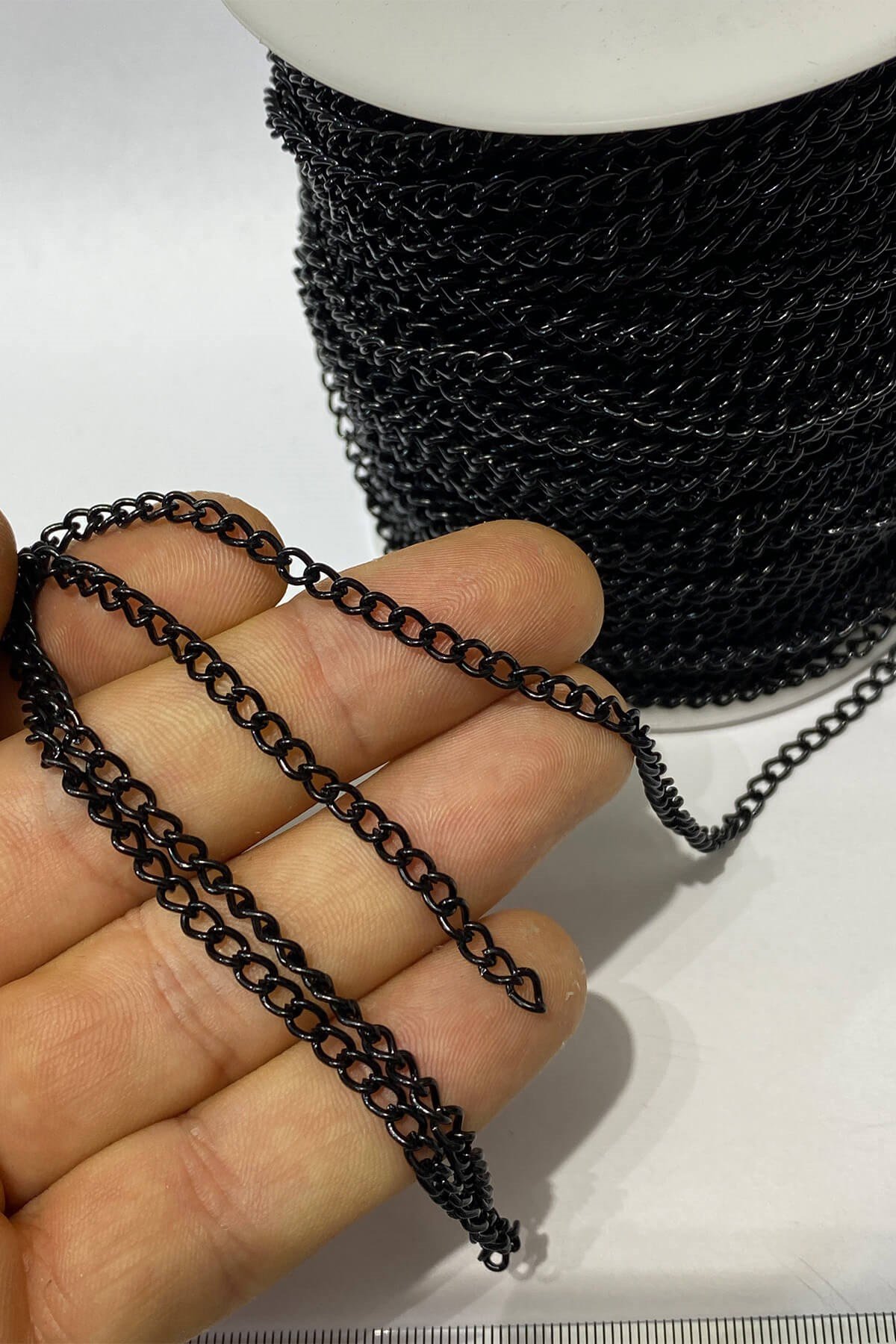 Siyah Yassı Metal Kolye Zinciri 5 Mt