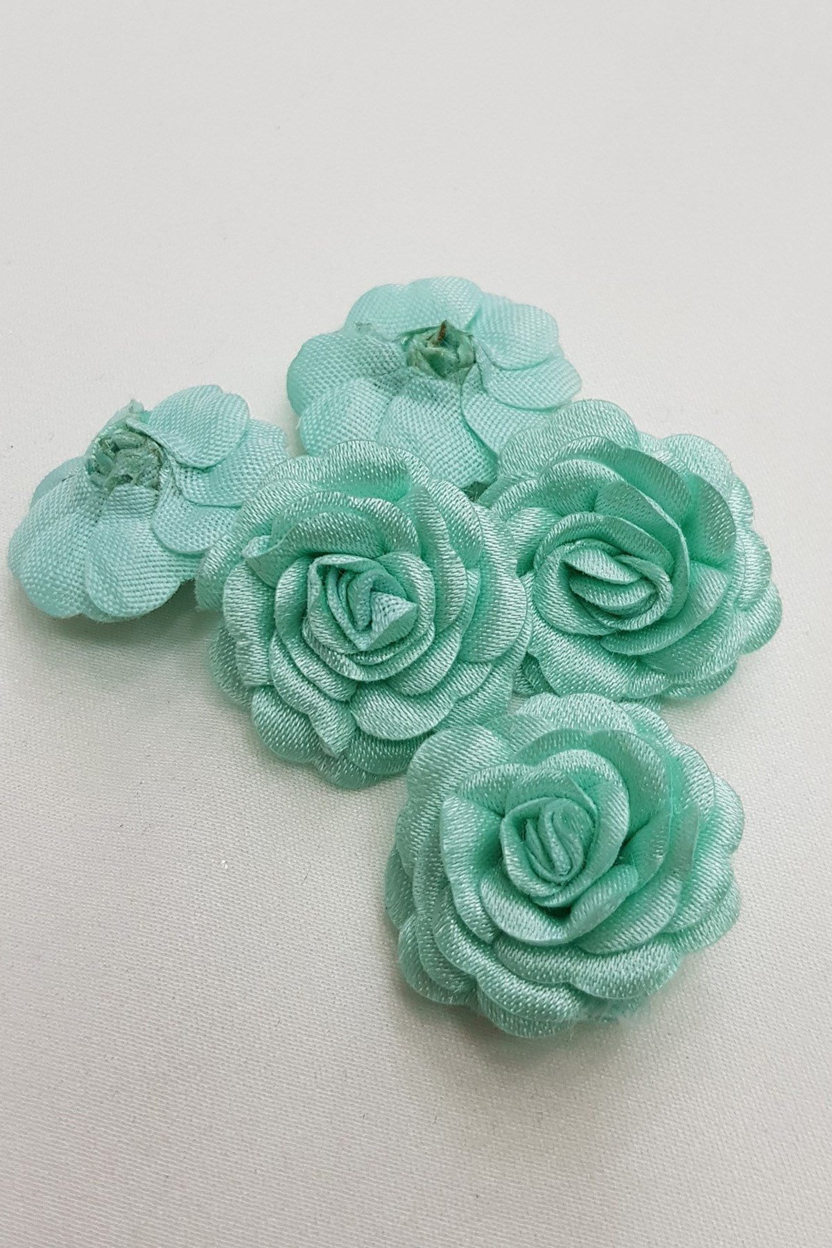 Su Yeşili Saten Katmerli Gül  10'lu