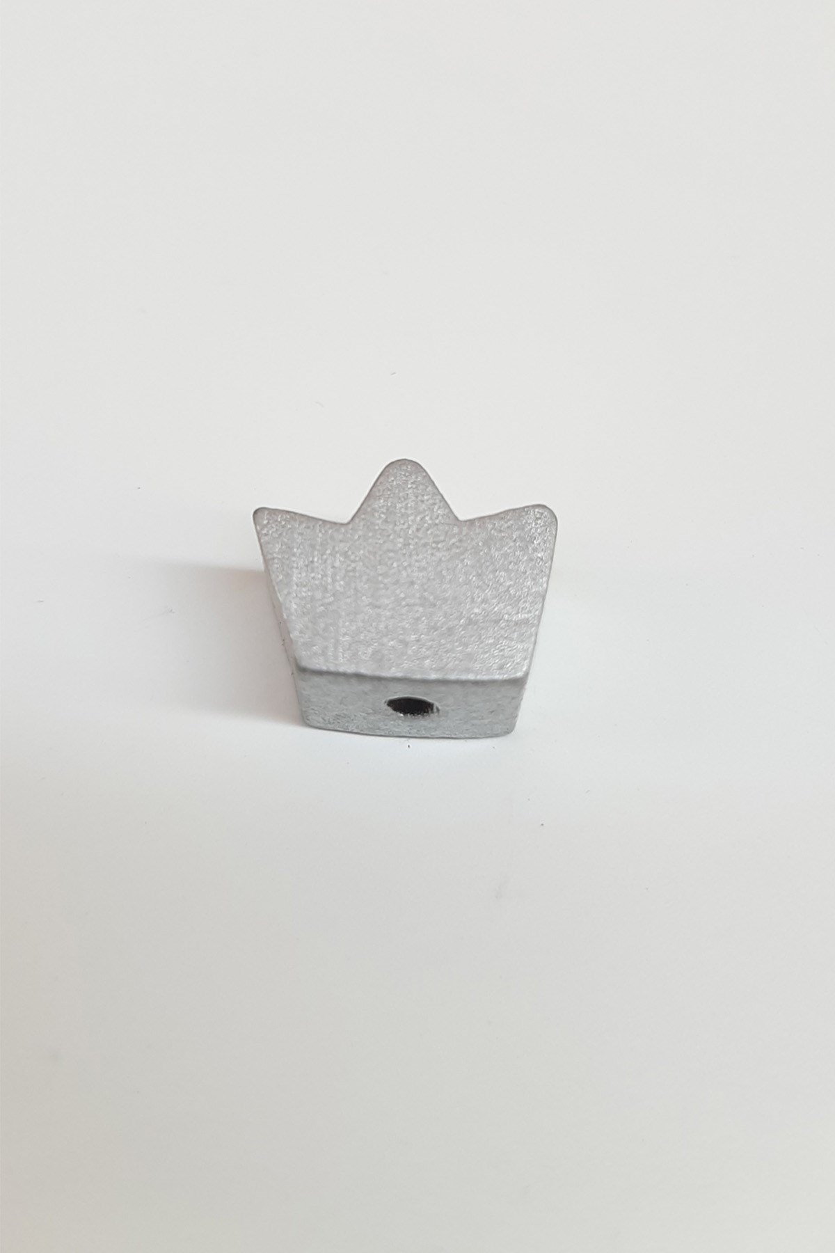 Taç Motifli Gümüş Renk Ahşap Boncuk