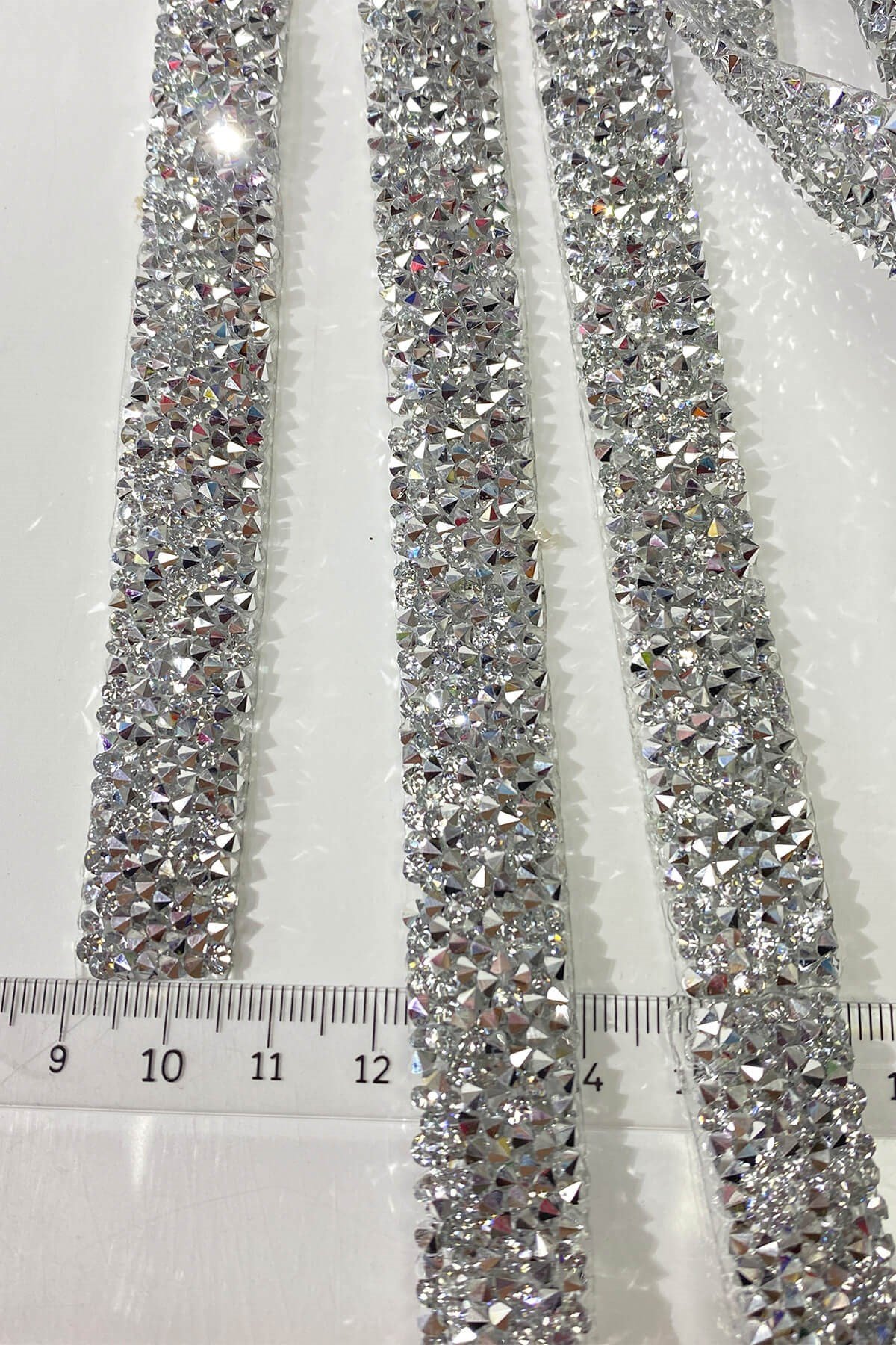 Taşlı Ütüyle Yapışan Şerit Aplik Gümüş