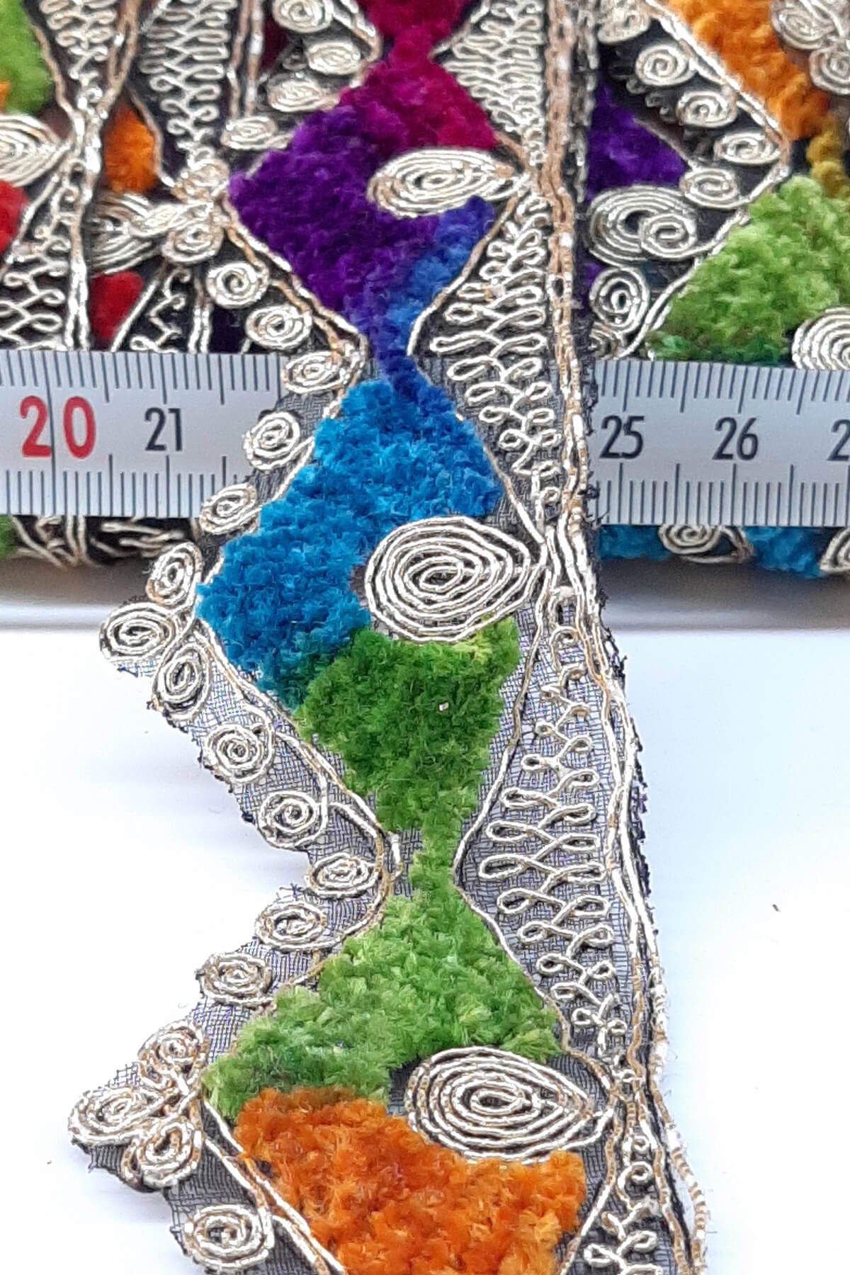 Üçgen Kenar Desenli Antik Şerit Güpür