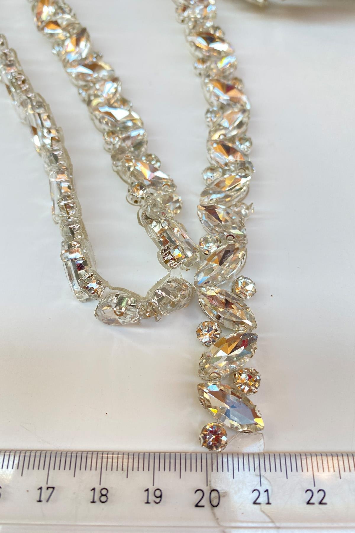 Ütüyle Yapışan Kasalı Mekik Taşlı Abiye Şerit Bordür