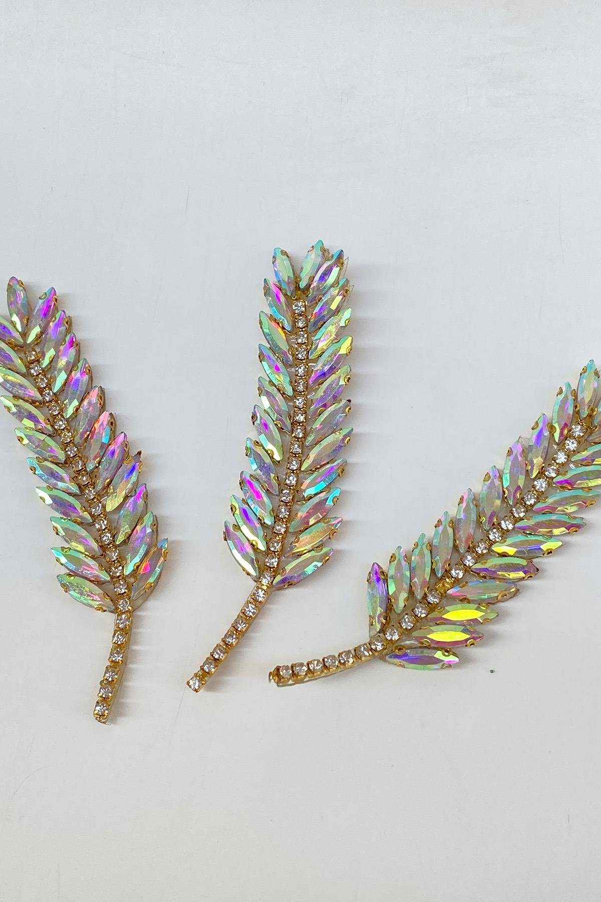 Yaprak Desen Ütüyle Yapışan Parlak Taşlı Aplik 