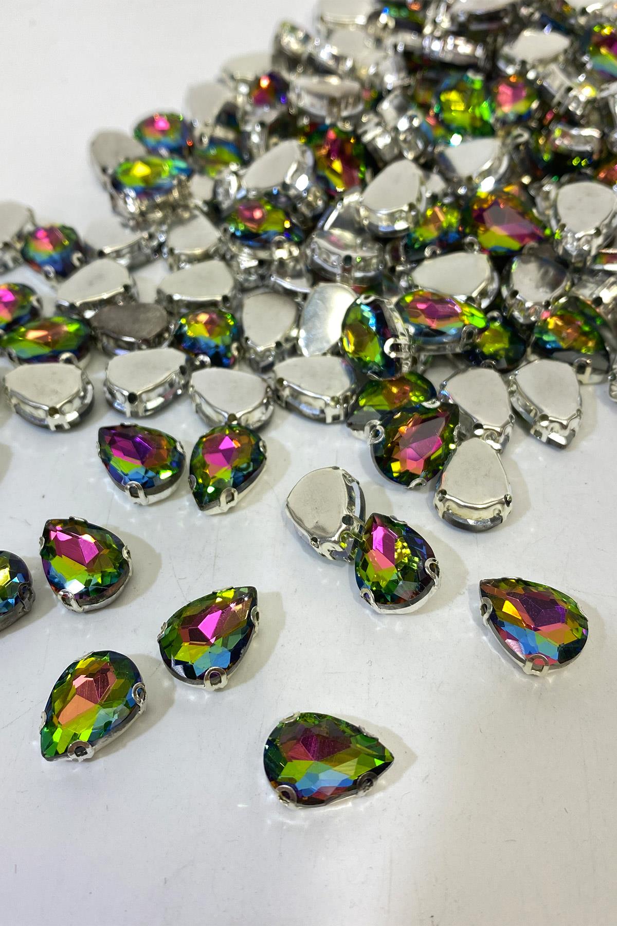 Yeşil Janjanlı Damla Metal Kasalı Beyoğlu Taşı Dikme Cam Boncuk 5 Adet