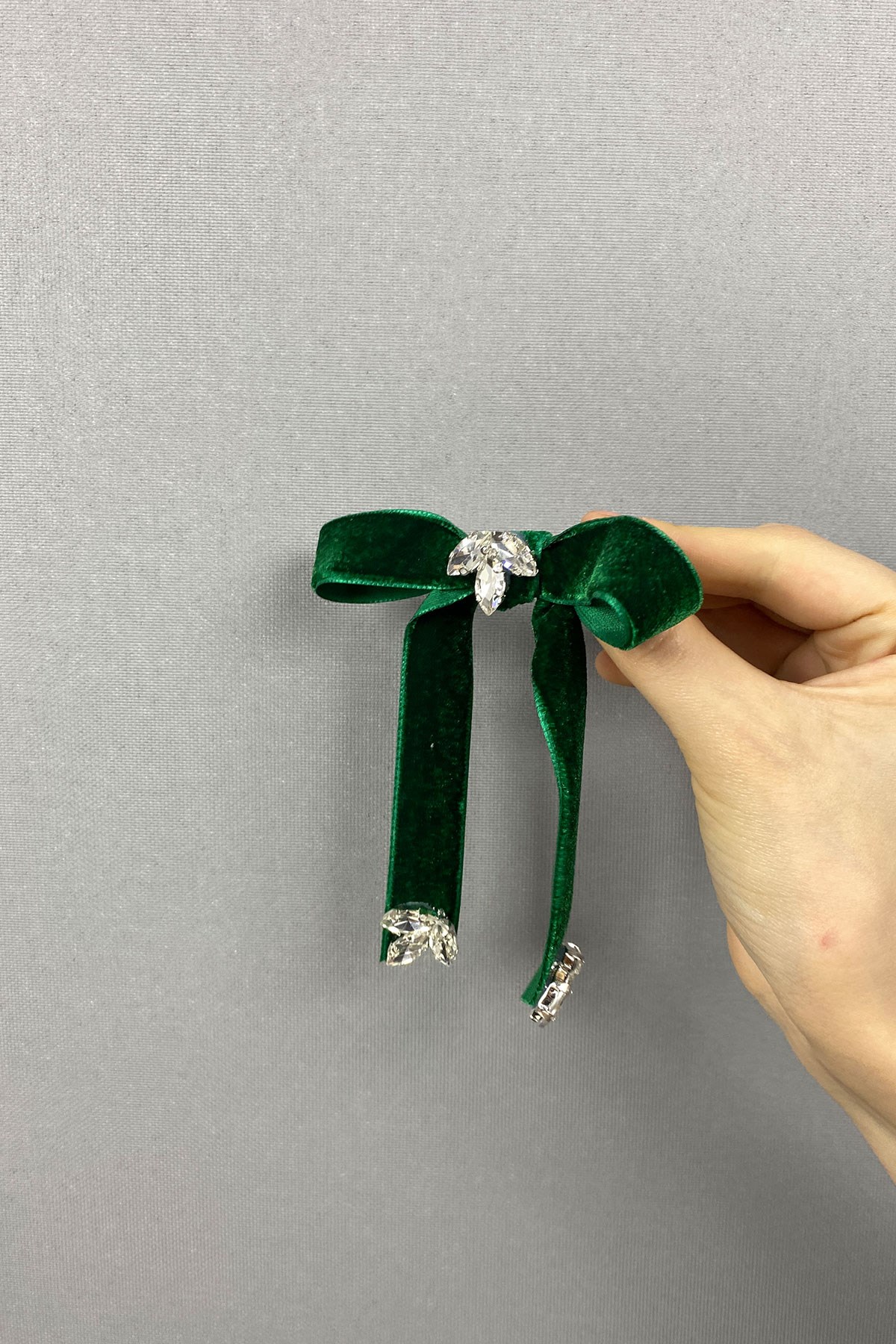 Yeşil Kadife Kurdeleli Taşlı Fiyonklu Saç Tokası