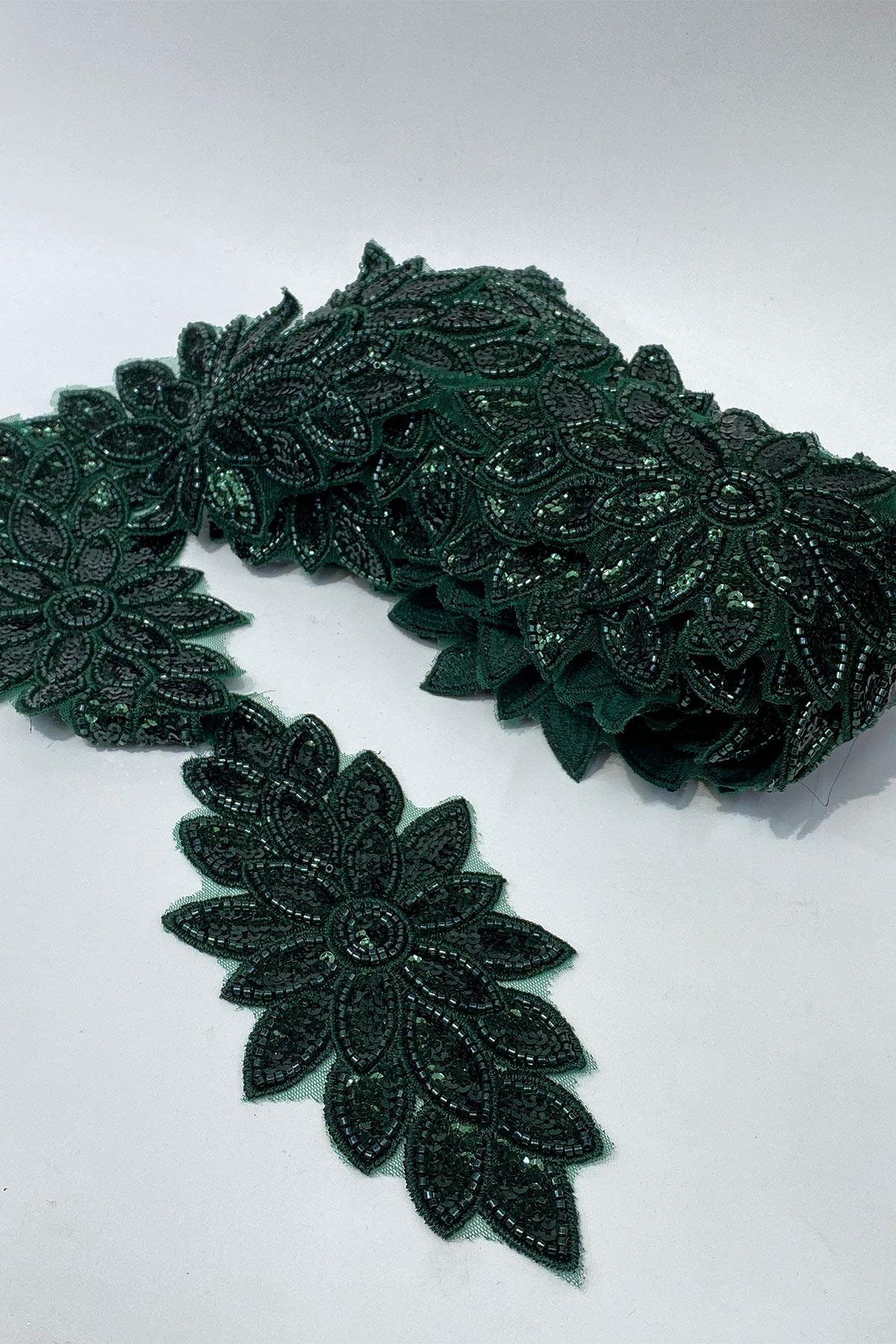 Zümrüt Yeşili Boncuk İşlemeli Çiçek Desen Baklava Geniş Şerit Aplik 1 Metre