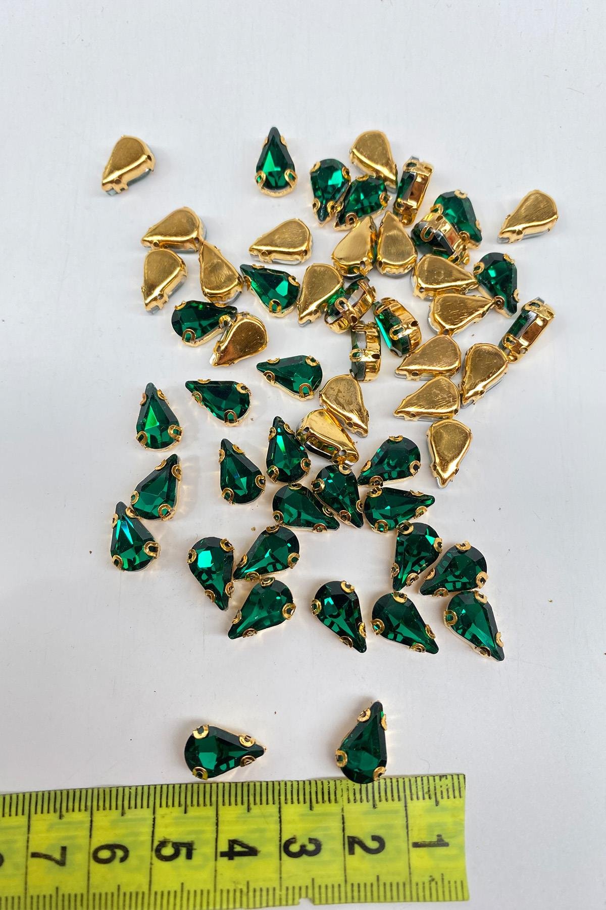 Zümrüt Yeşili Gold Zeminli Dikme Parlak Cam Damla Boncuk 10 Adet