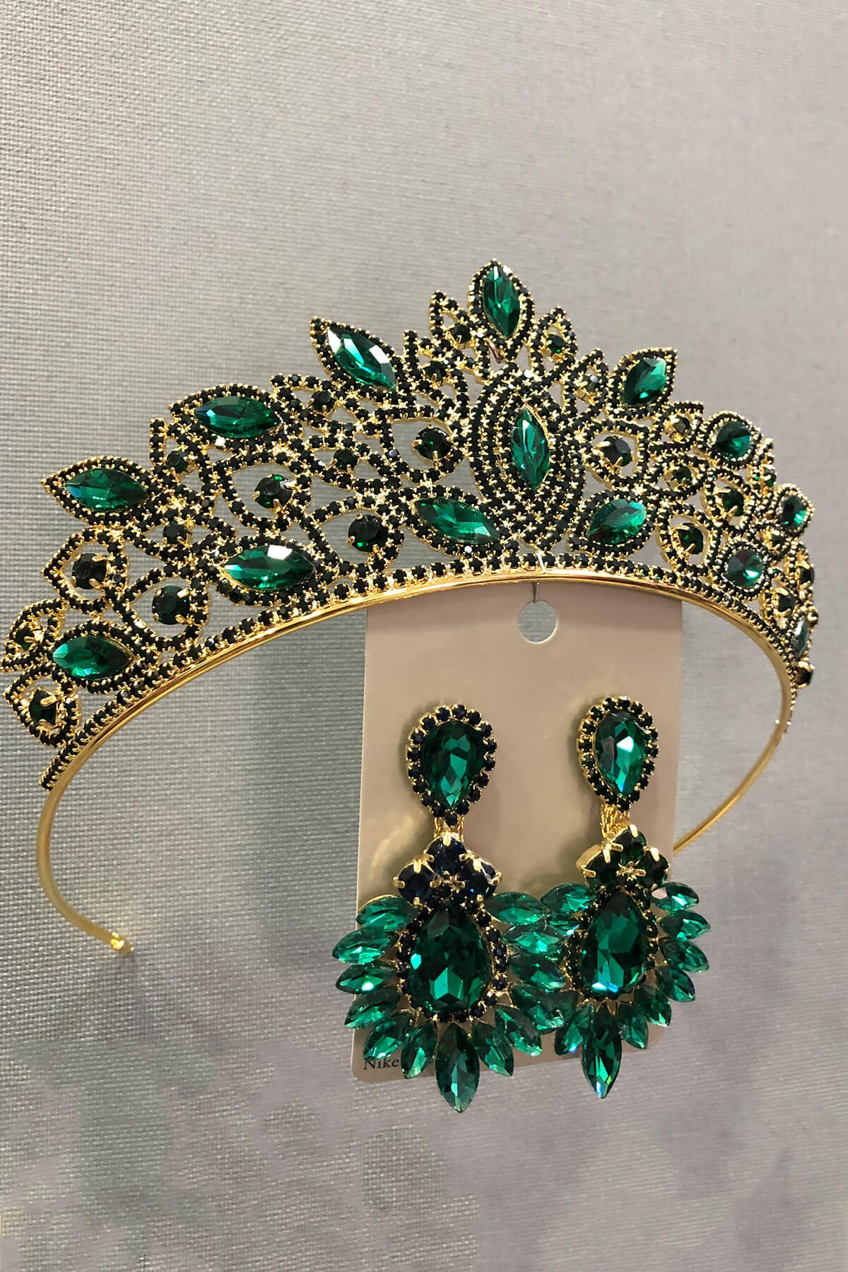 Zümrüt Yeşili Kristal Cam Taşlı Altın Rengi Gelin Tacı ve Küpe Takımı